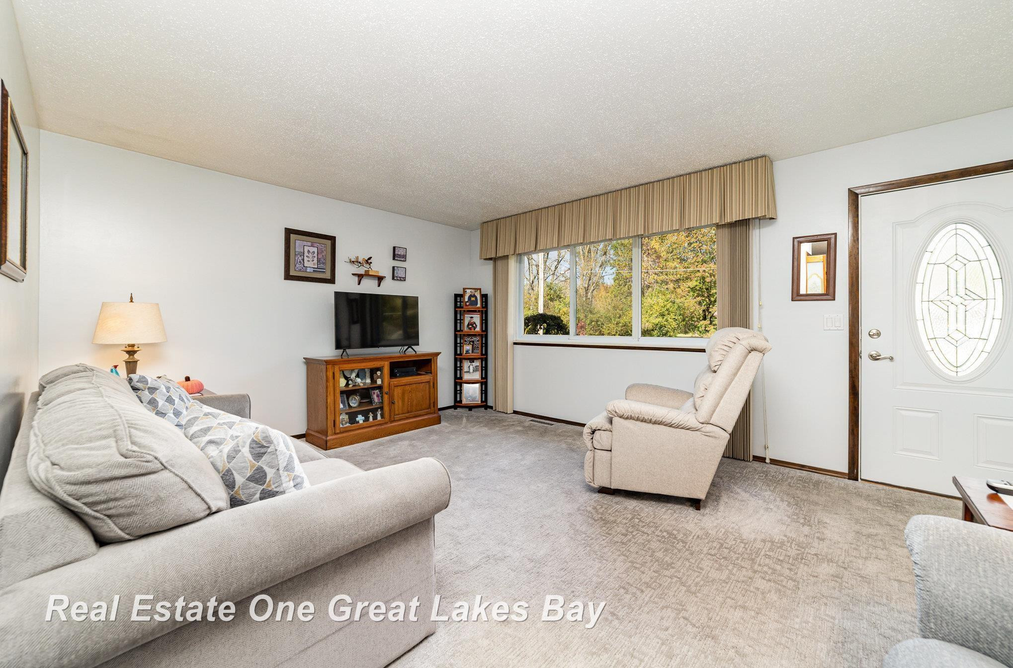 3818 Jim Drive, Bridgeport, MI 48722 — Photo 3