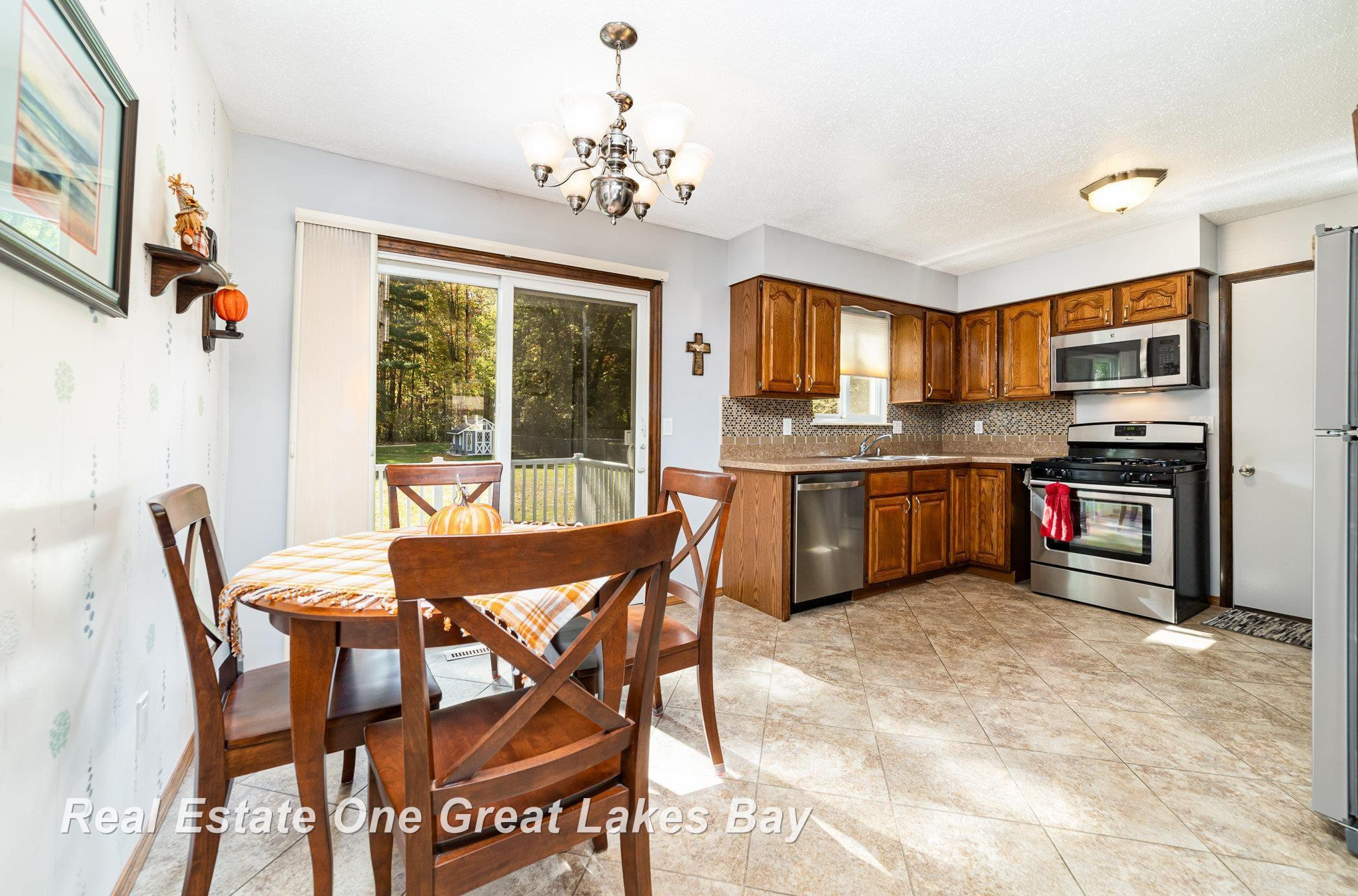 3818 Jim Drive, Bridgeport, MI 48722 — Photo 5