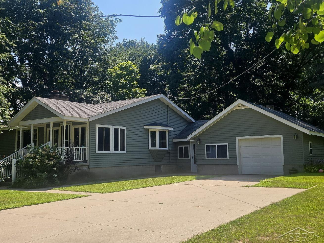 3775 N Hemlock Road, Hemlock, MI 48626 — front exterior