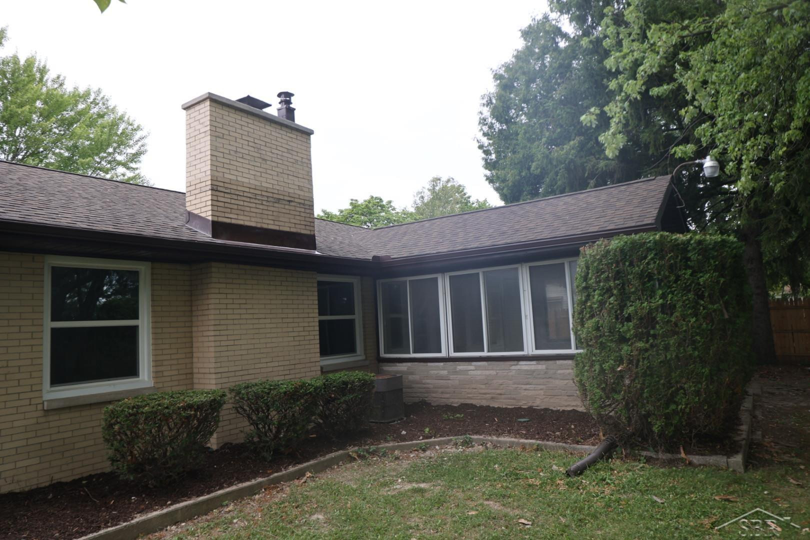 1932 S Outer Drive, Saginaw, MI 48601 — Photo 8