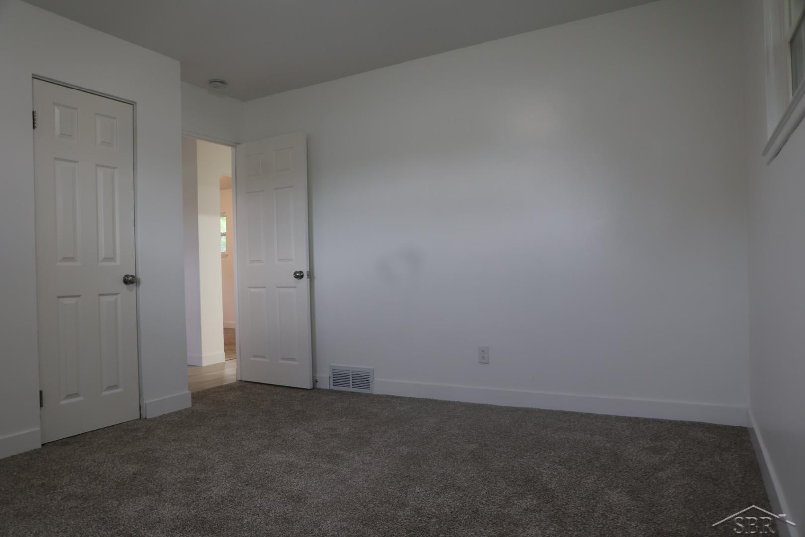 1932 S Outer Drive, Saginaw, MI 48601 — Photo 15