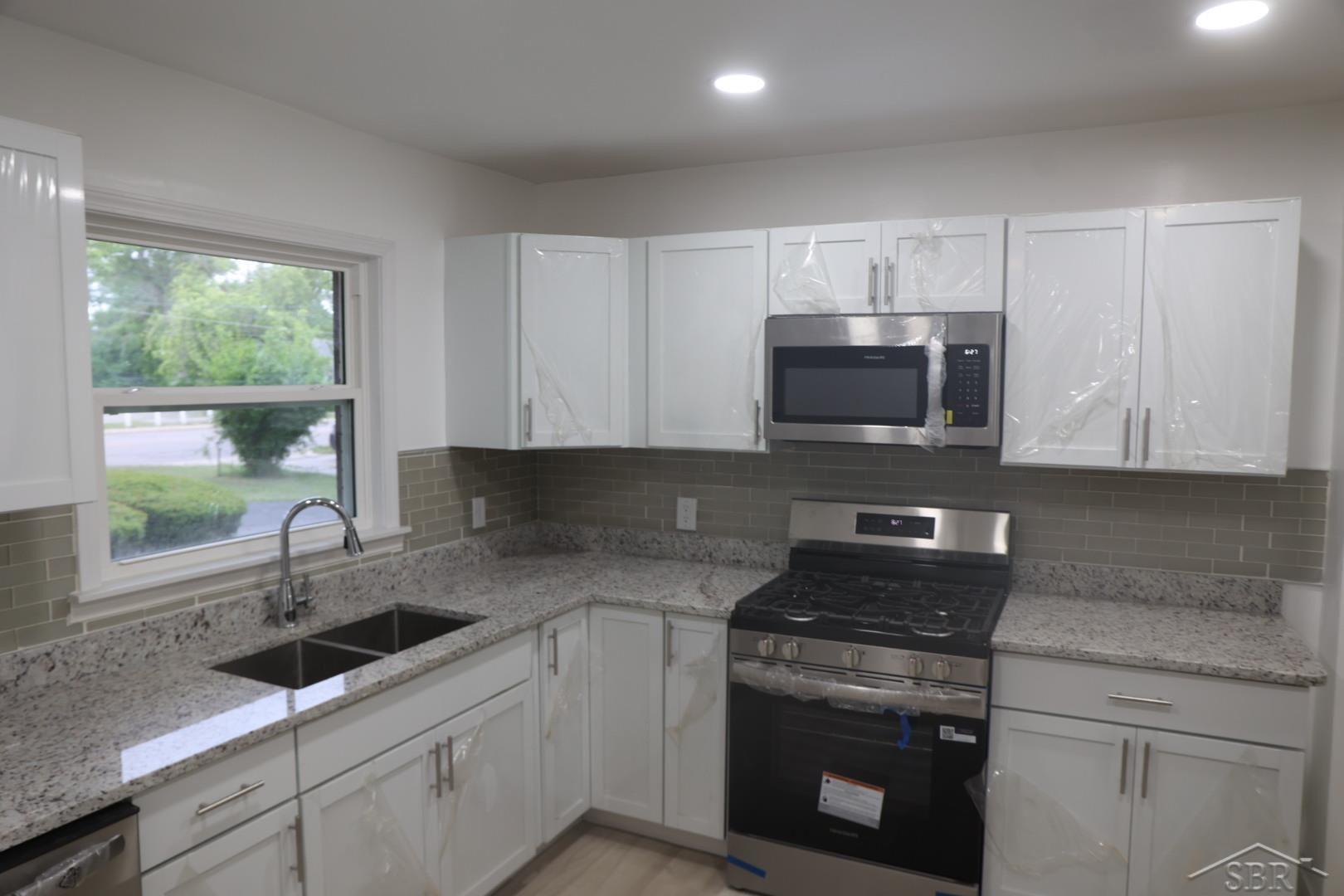 1932 S Outer Drive, Saginaw, MI 48601 — Photo 22