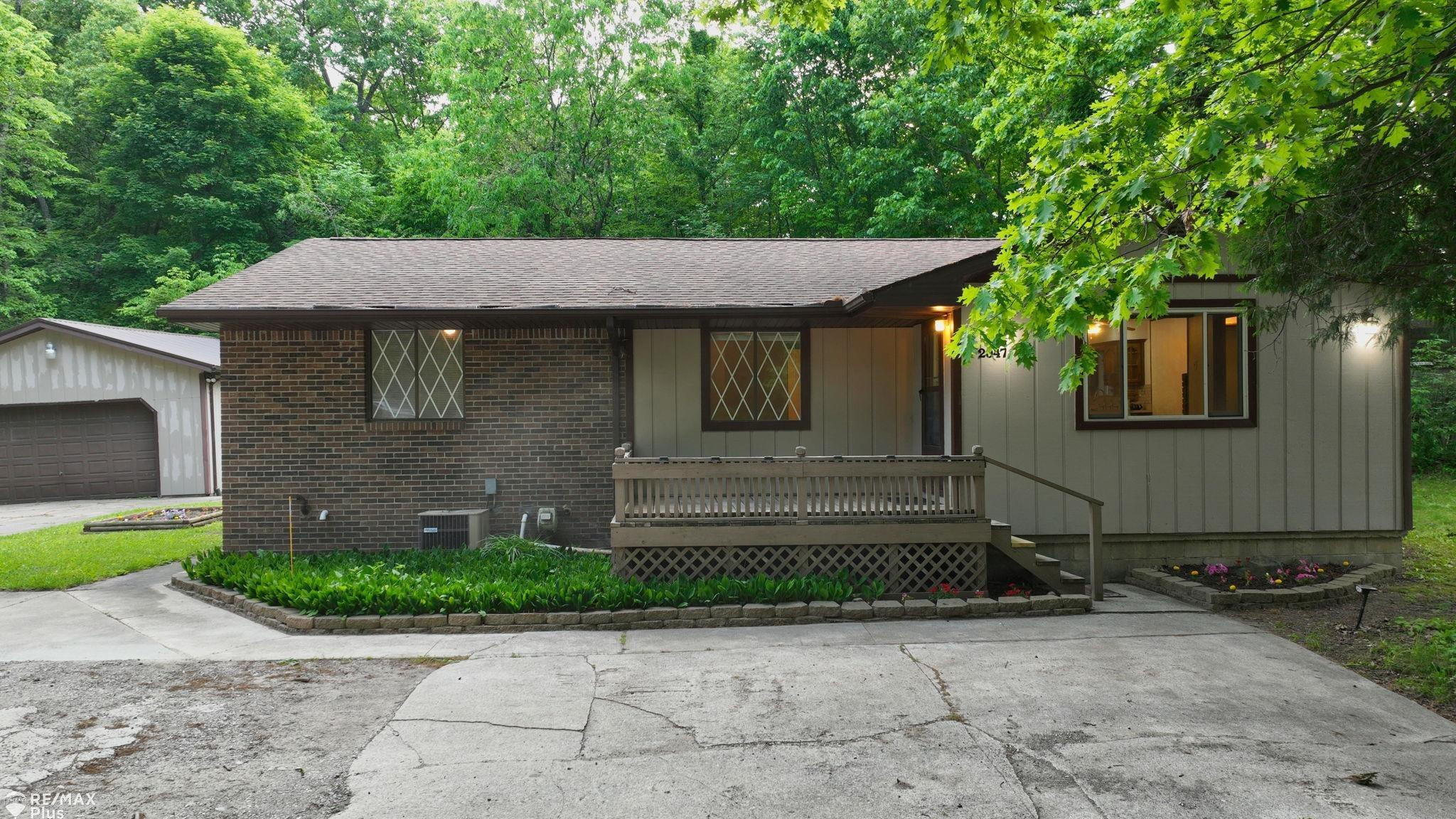 2047 Hickory Drive, Lapeer, MI 48446 — Photo 2