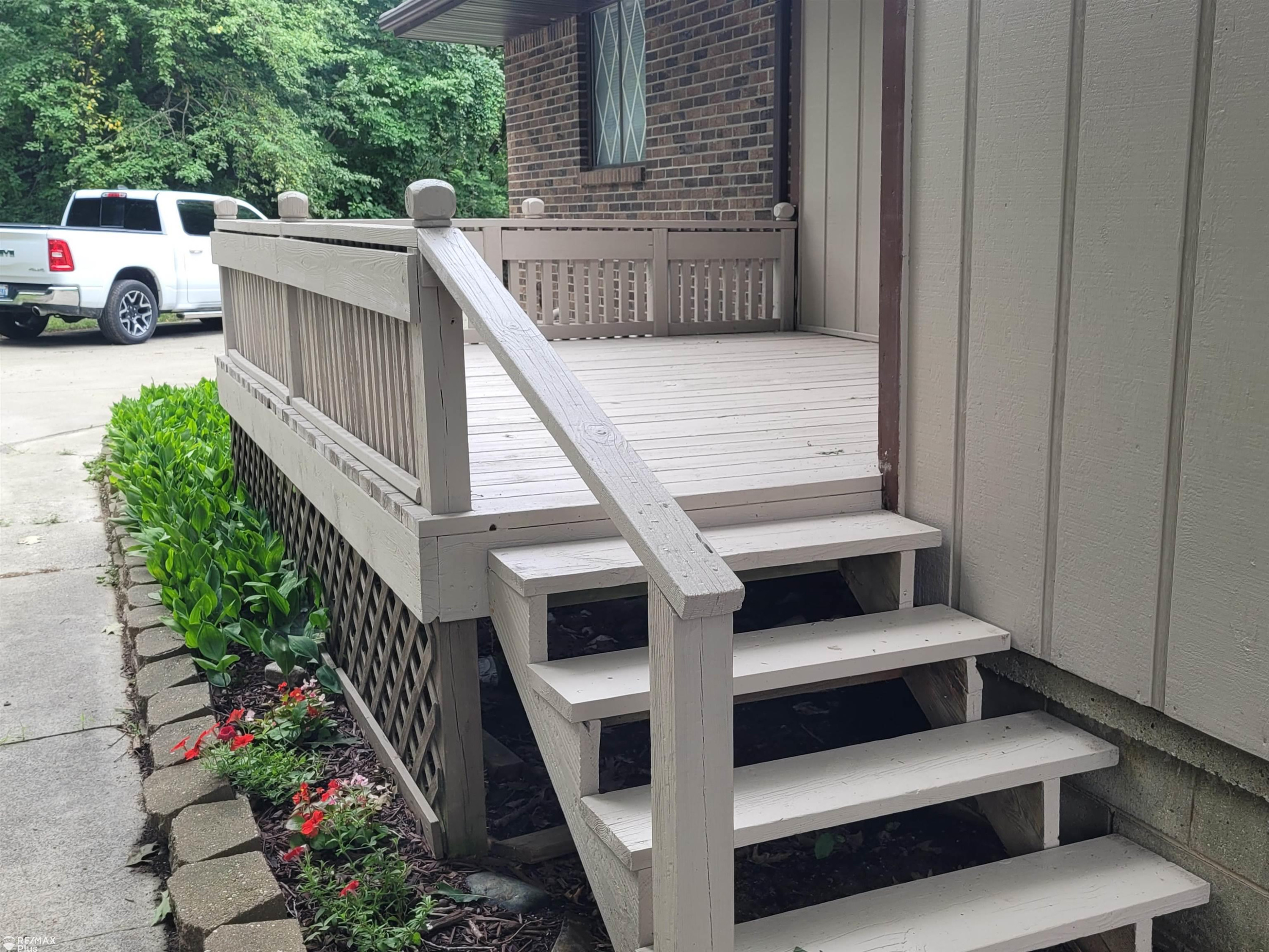 2047 Hickory Drive, Lapeer, MI 48446 — Photo 3