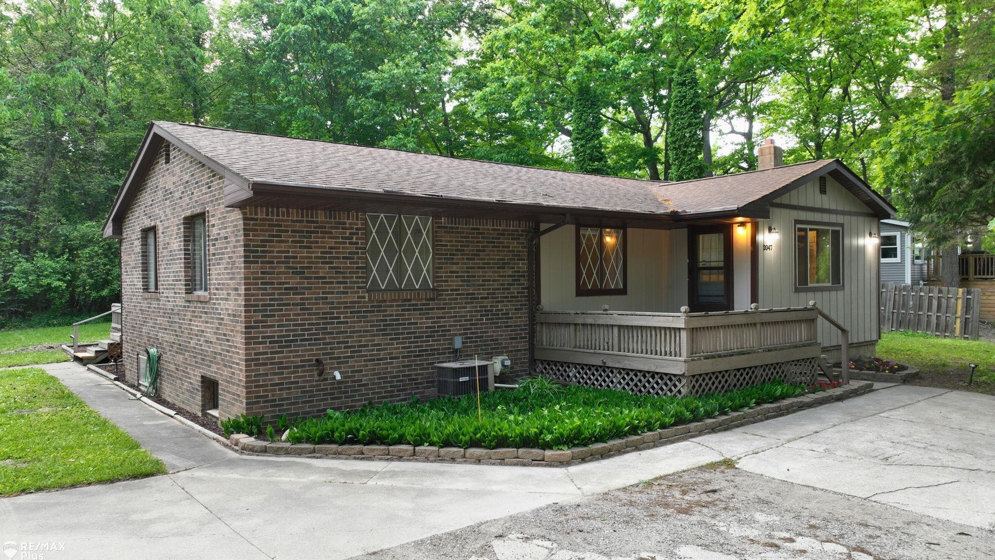 2047 Hickory Drive, Lapeer, MI 48446 — Photo 39
