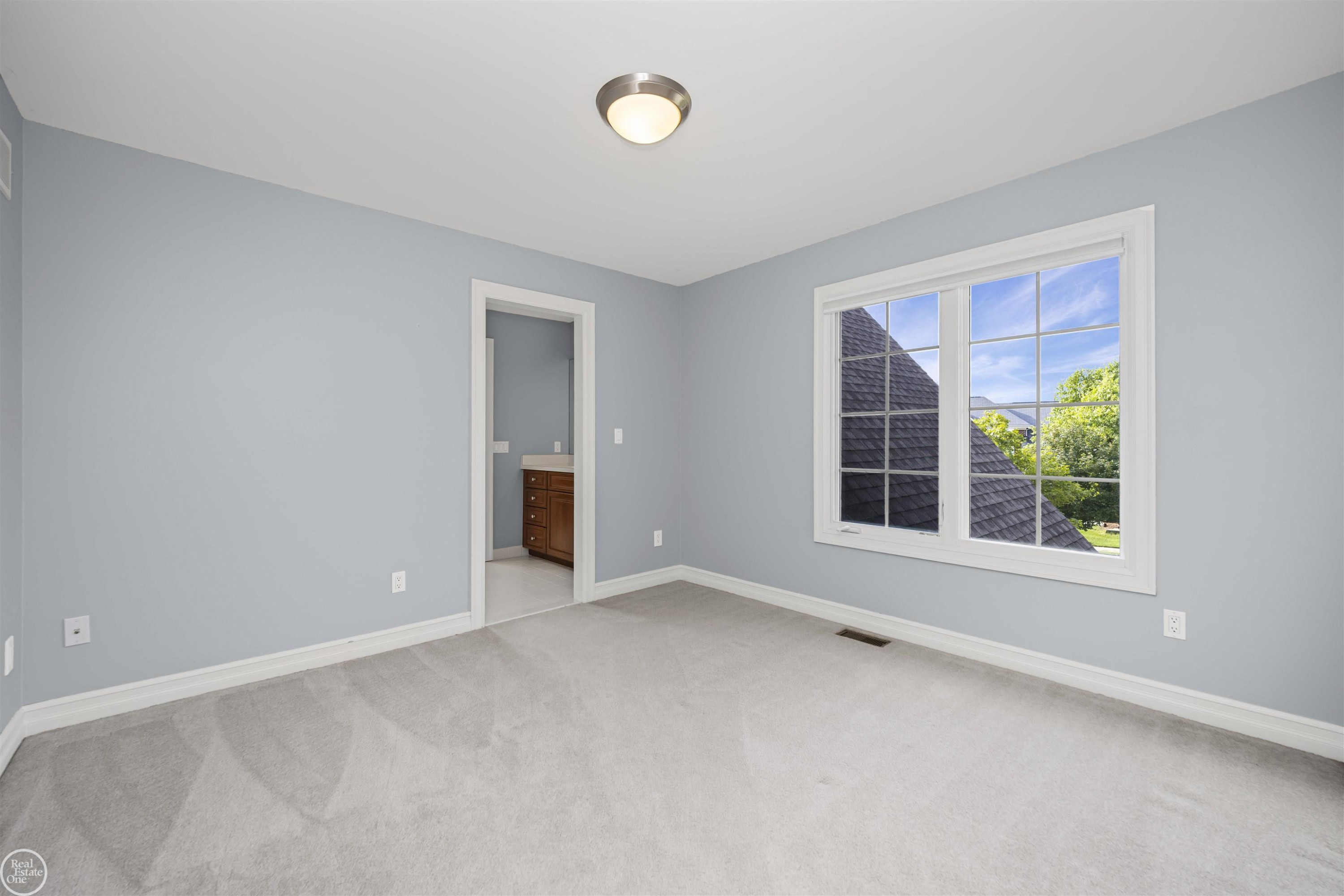 54435 Birchwood Drive, South Lyon, MI 48178 — Photo 32