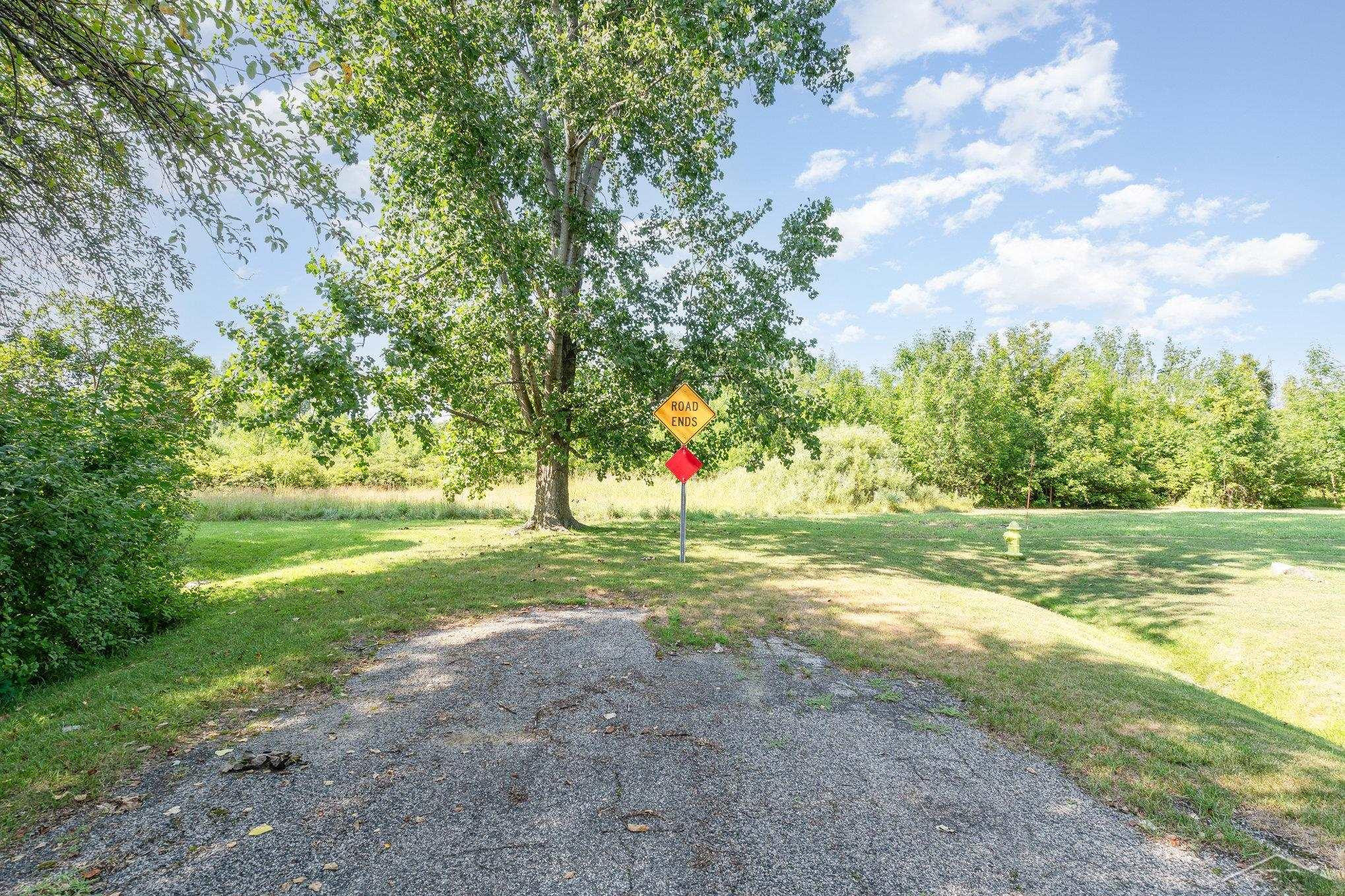 Kenora Drive, Saginaw, MI 48604