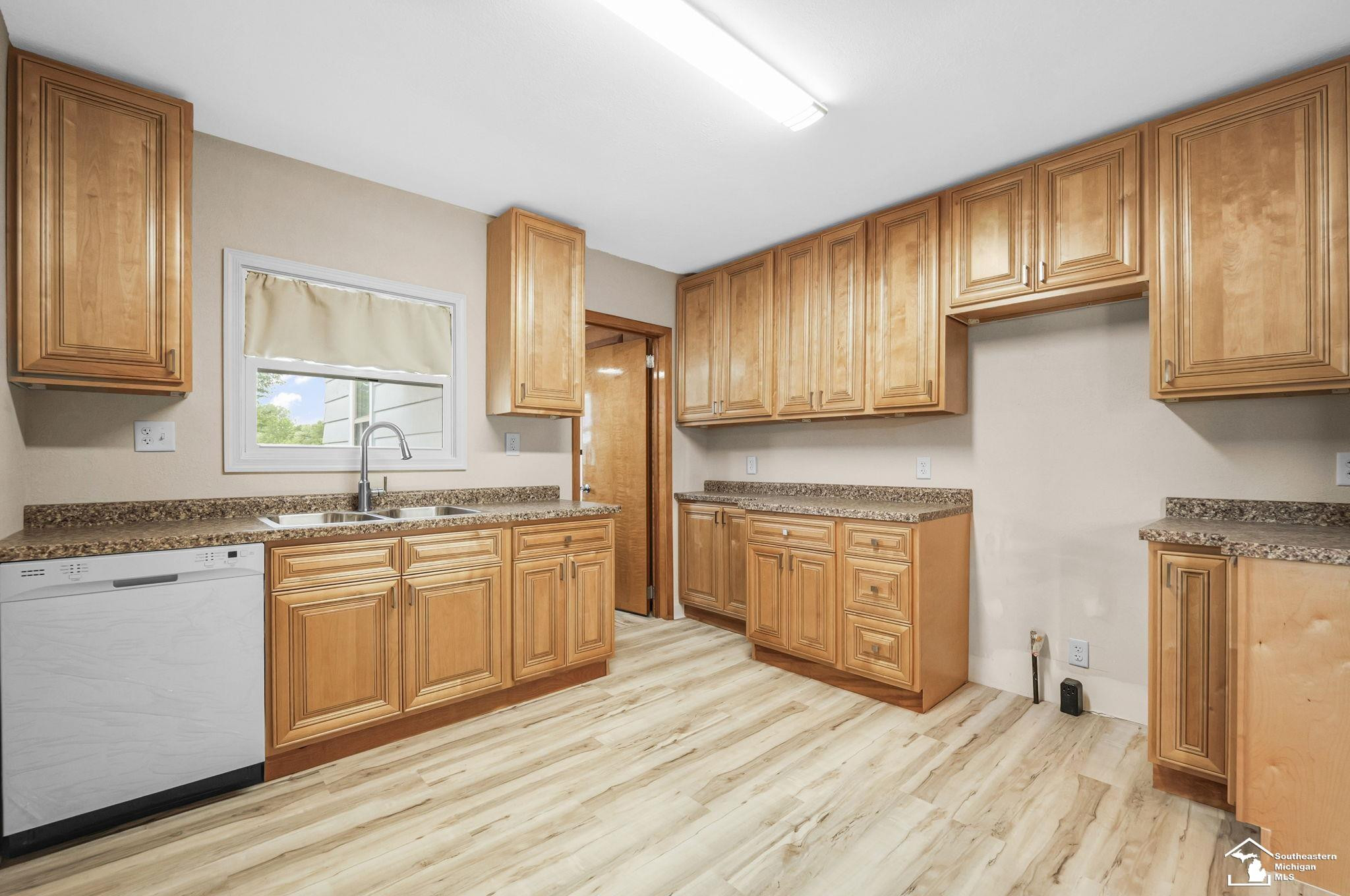 9741 S Dixie Highway, Erie, MI — Photo 6