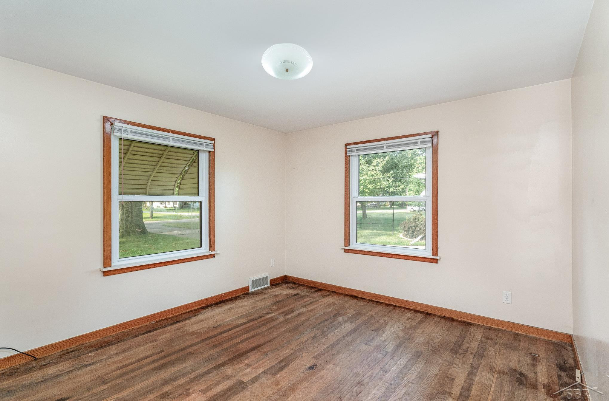 516 Shepard Street, Saginaw, MI 48604 — Photo 8