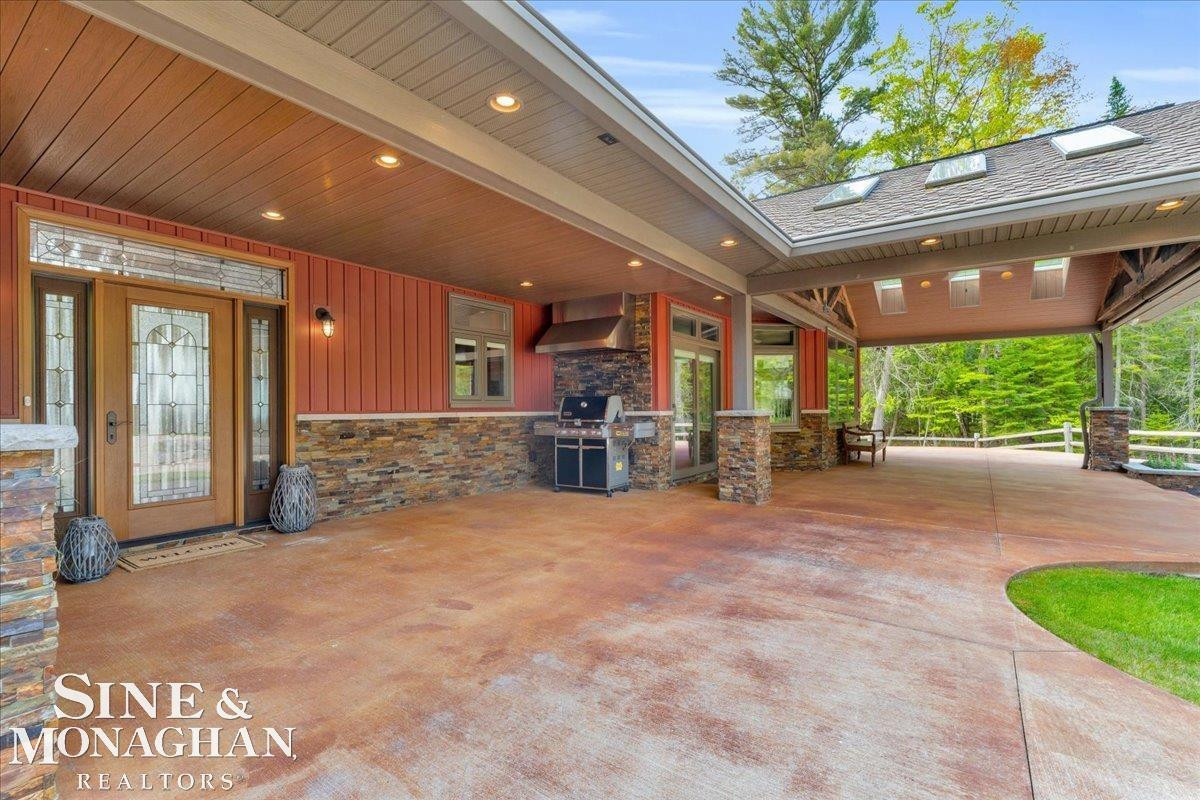 950 N Lake Huron Shore Drive, Harrisville, MI 48740 — Photo 10