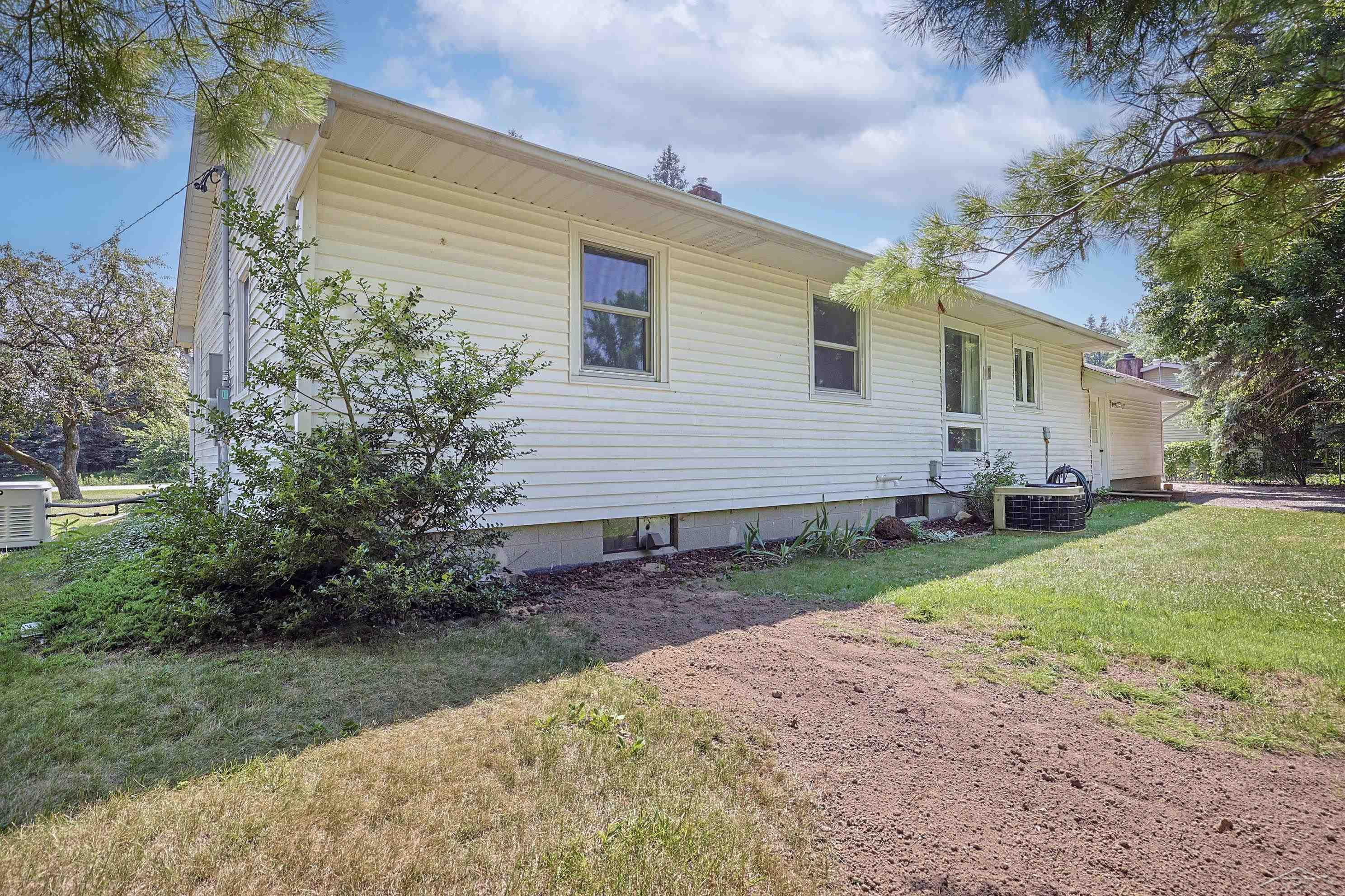 1944 W Midland Road, Auburn, MI 48611 — Photo 5