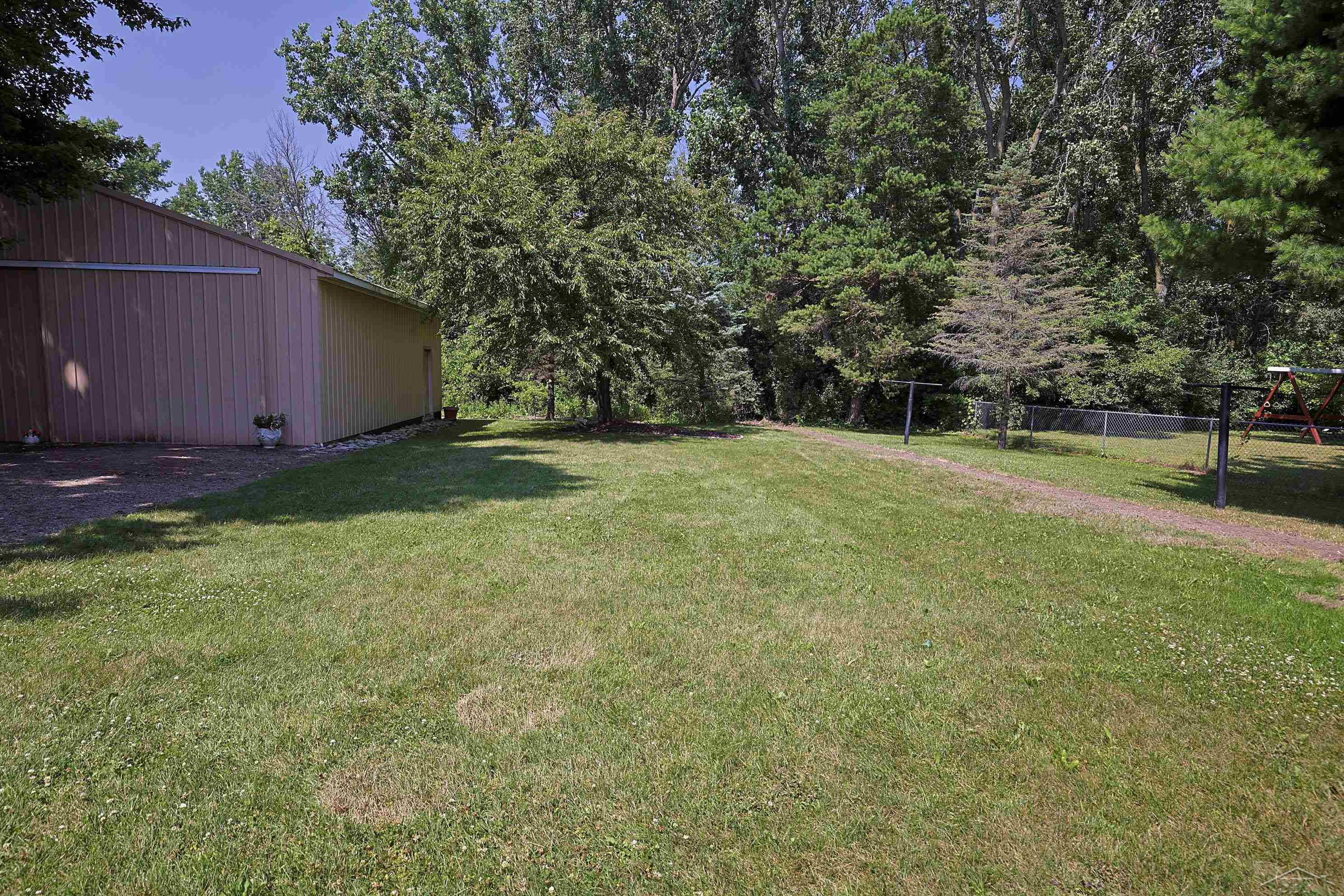 1944 W Midland Road, Auburn, MI 48611 — Photo 9