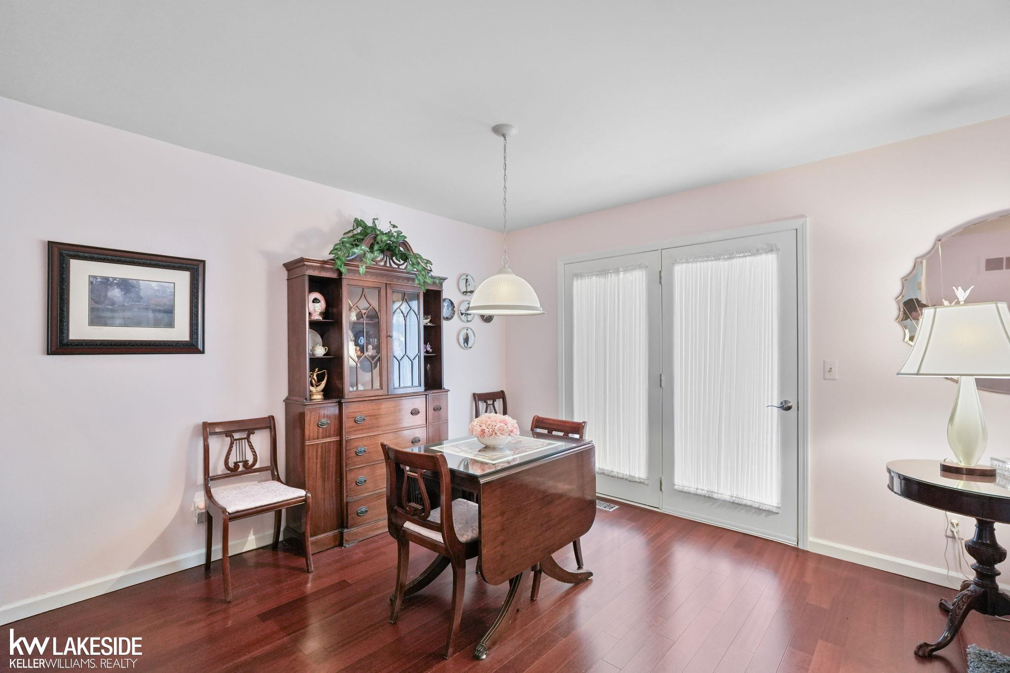 427 Oakgrove Court, MI — Photo 8