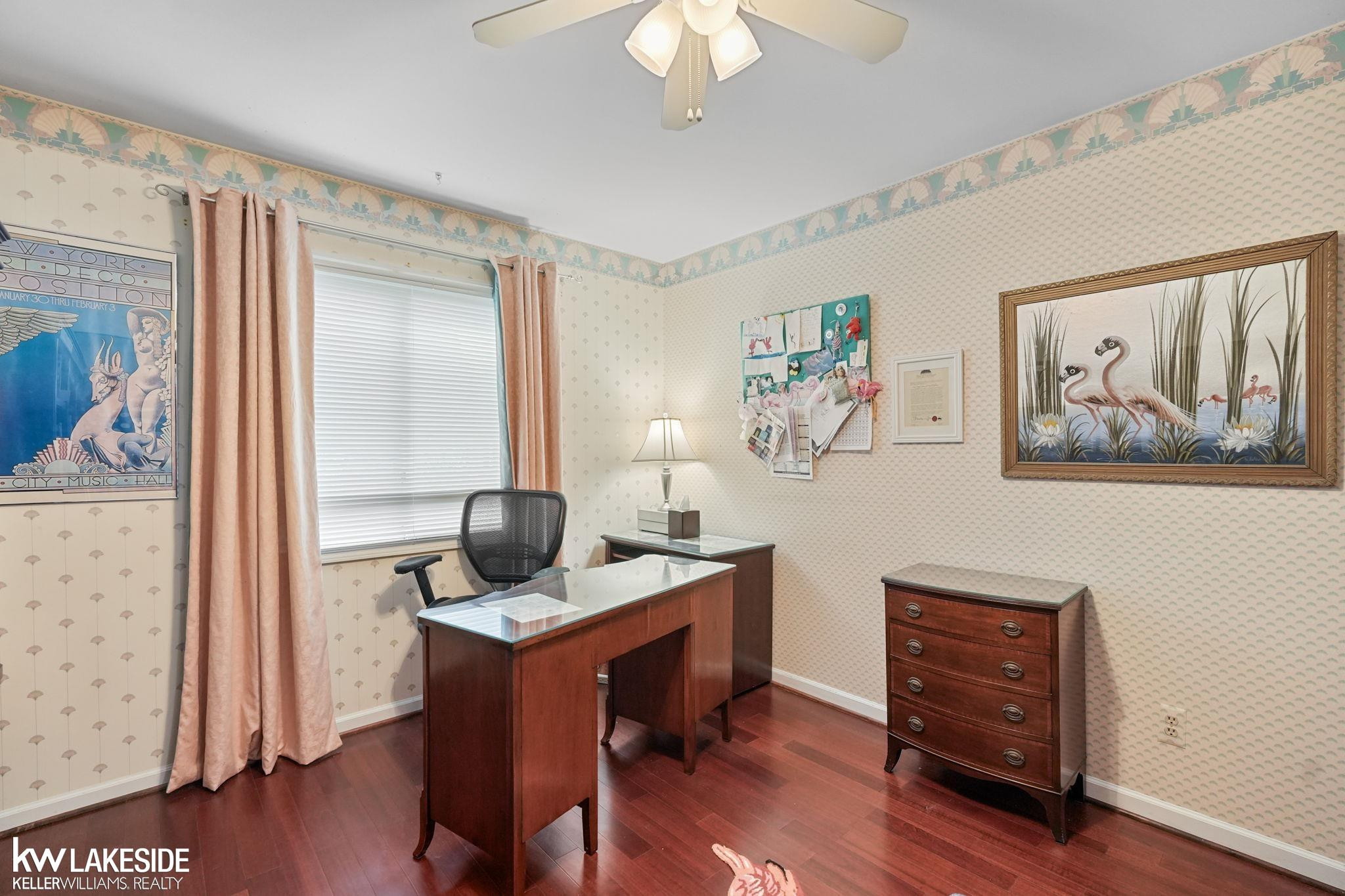 427 Oakgrove Court, MI — Photo 10