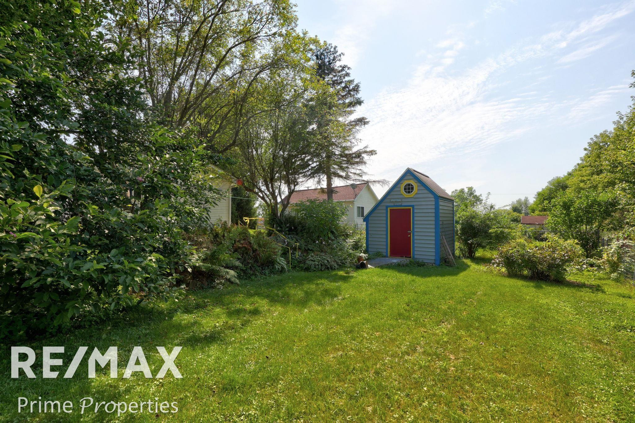 216 Beecher Street, Otisville, MI 48463 — Photo 40