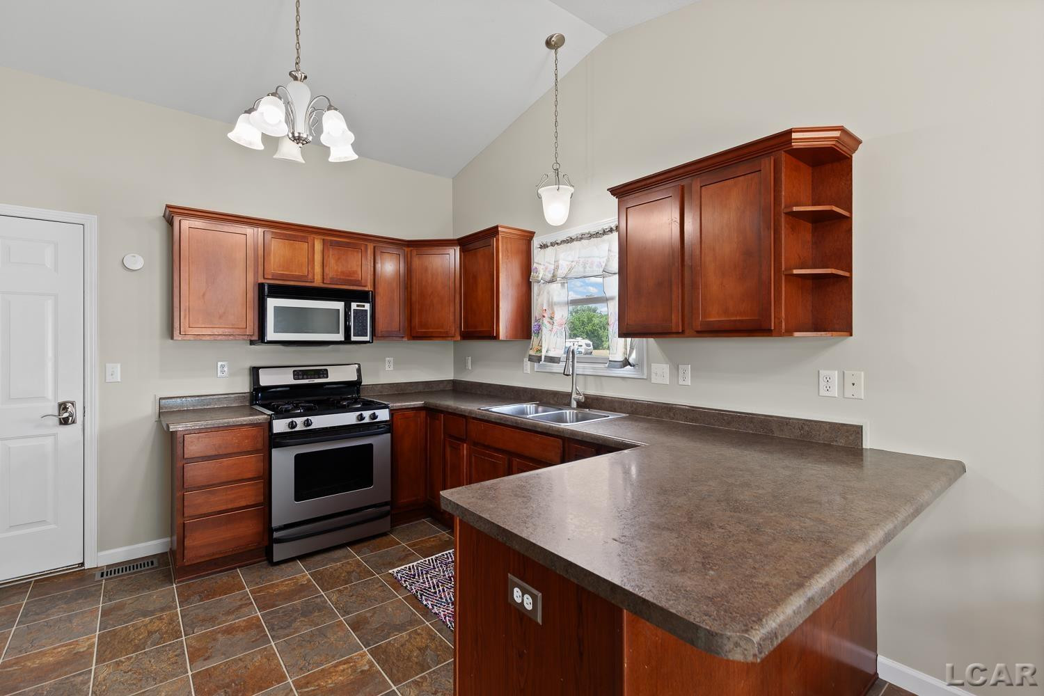 3129 Beaver Creek Drive, Adrian, MI 49221 — Photo 15