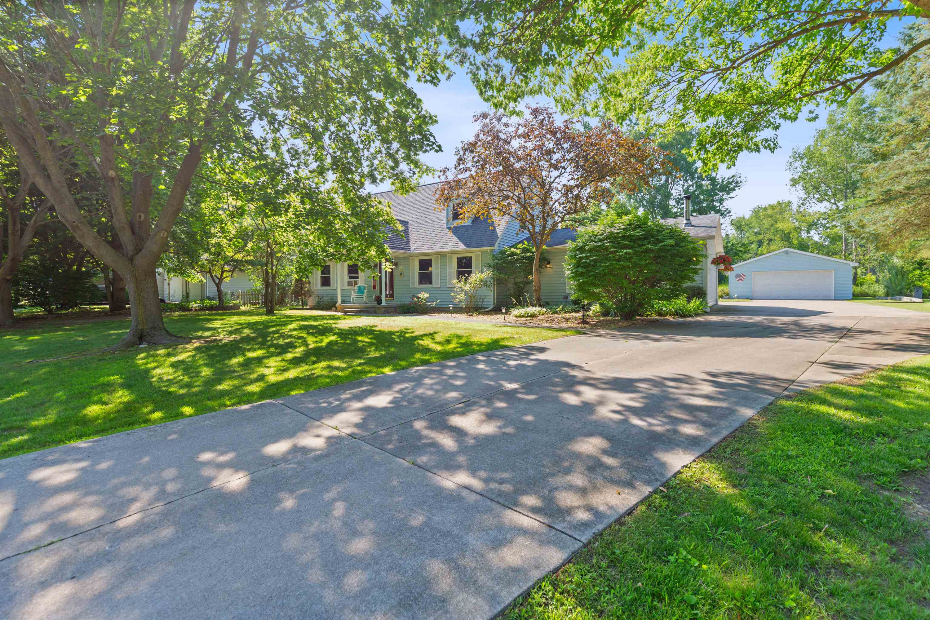 5394 Ponderosa Drive, MI 48049 — front exterior