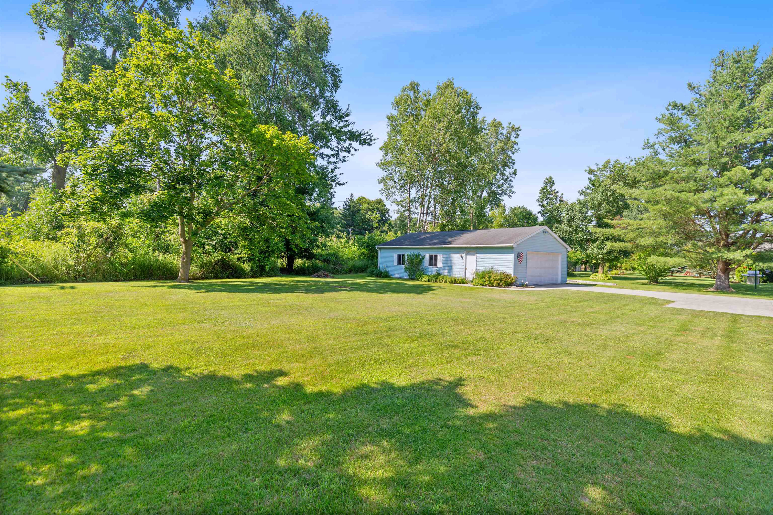 5394 Ponderosa Drive, MI 48049 — Photo 2