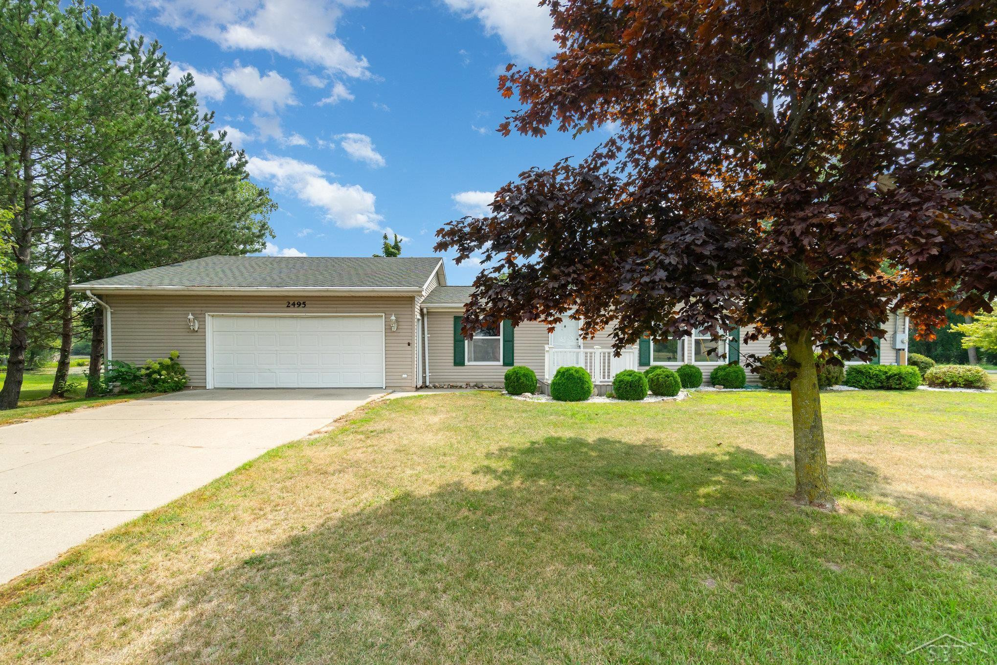 2495 S Miller Road, Saginaw, MI 48609 — front exterior