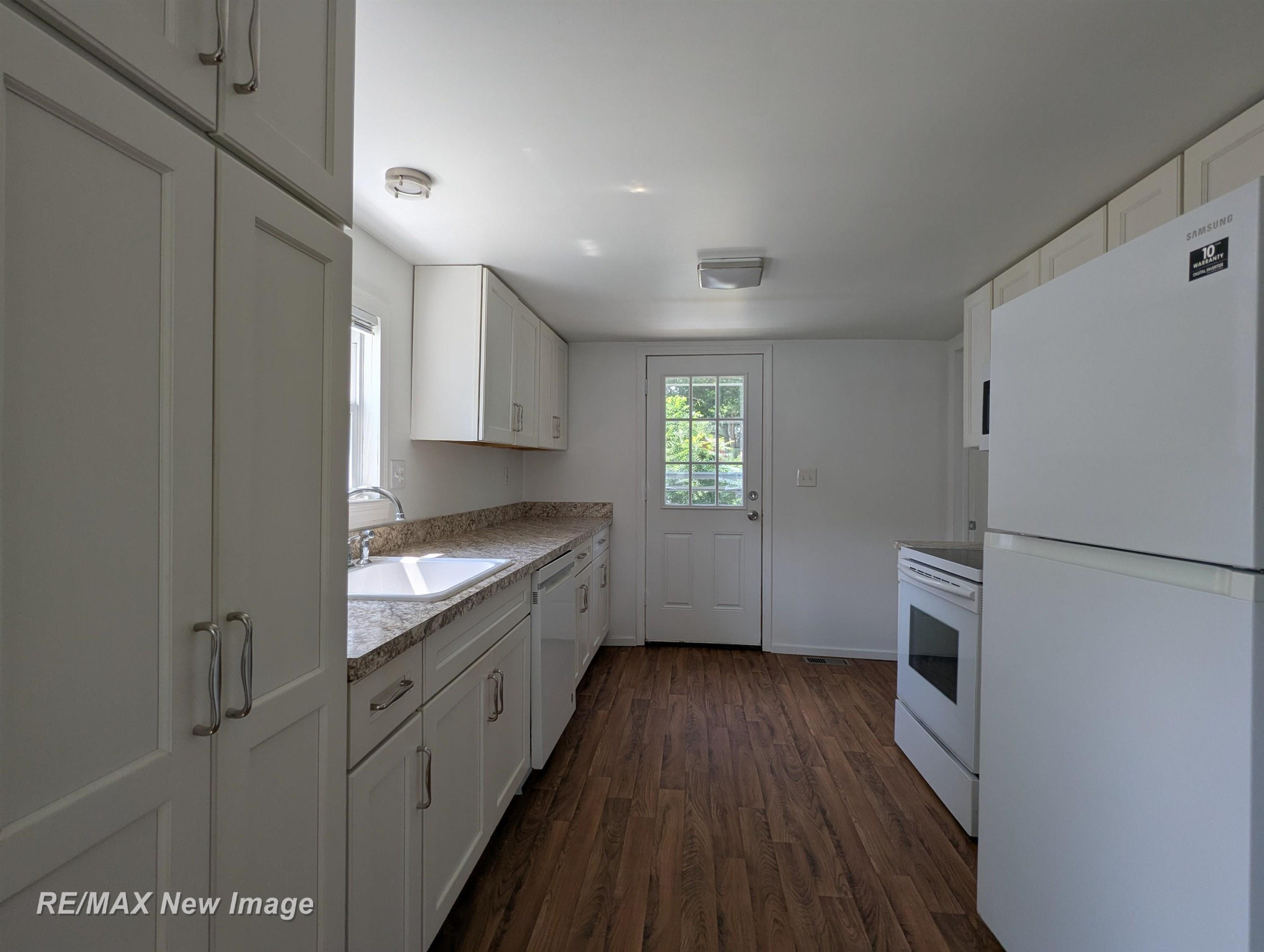 4212 Pineport Road, Bridgeport, MI 48722 — Photo 9