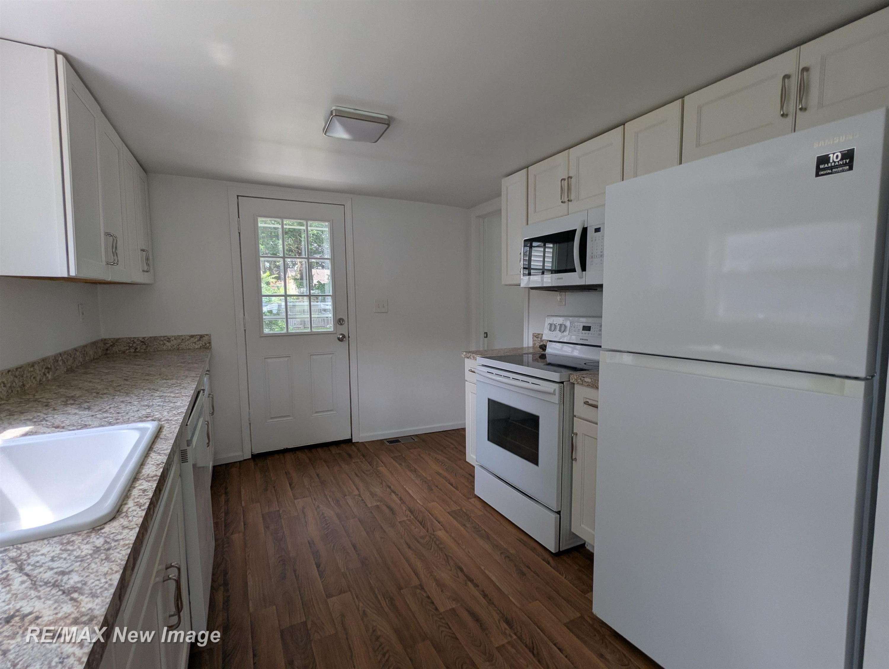 4212 Pineport Road, Bridgeport, MI 48722 — Photo 10