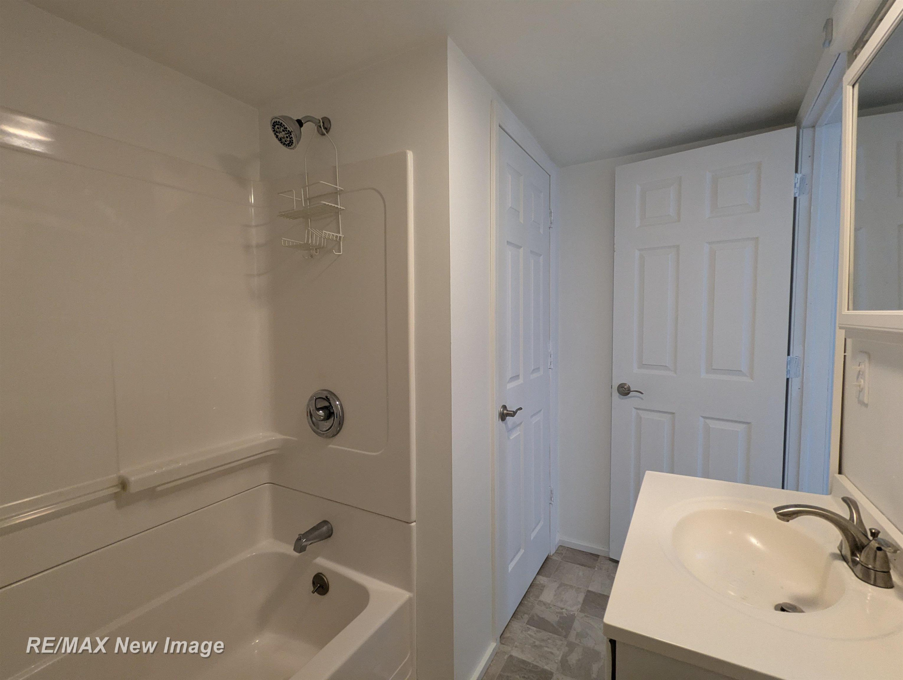 4212 Pineport Road, Bridgeport, MI 48722 — Photo 14