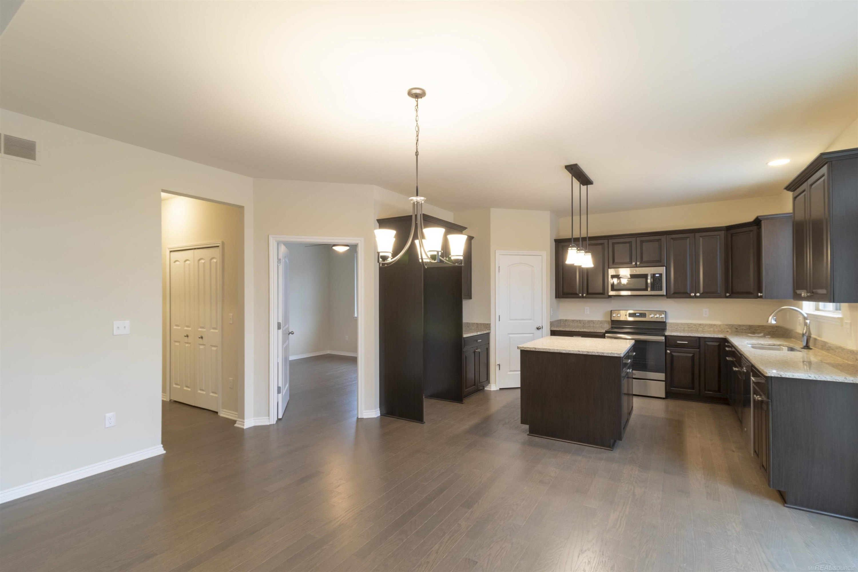 55538 Laurel Oaks Lane, Shelby Twp, MI 48315 — Photo 14