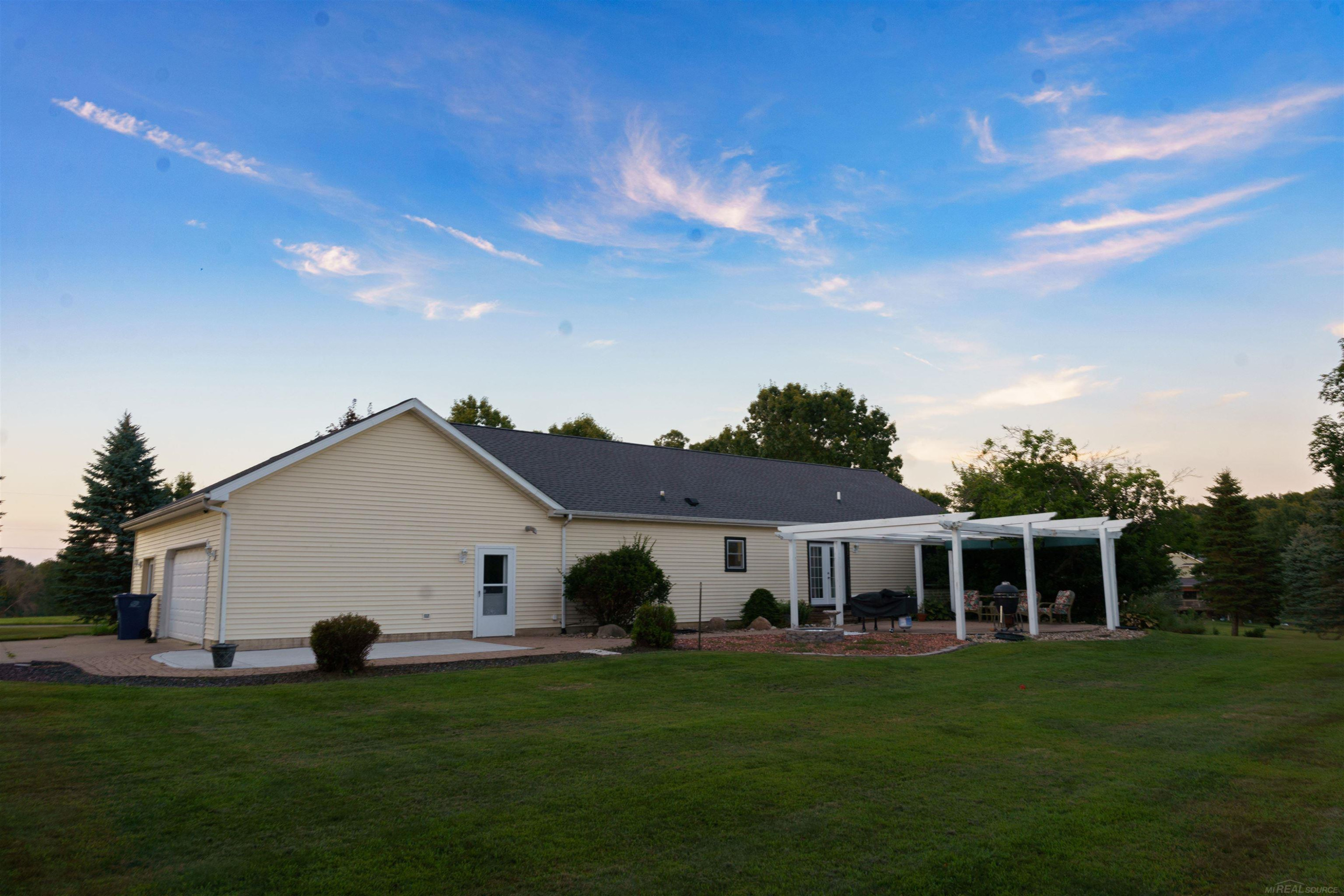 1205 Grosvenor Road, Grass Lake, MI 49240 — Photo 2