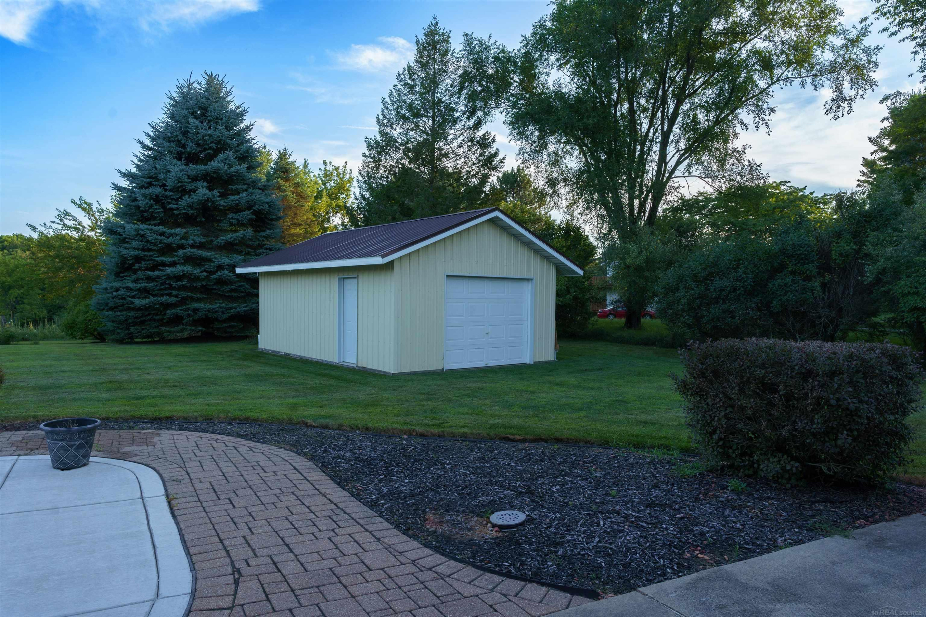 1205 Grosvenor Road, Grass Lake, MI 49240 — Photo 4