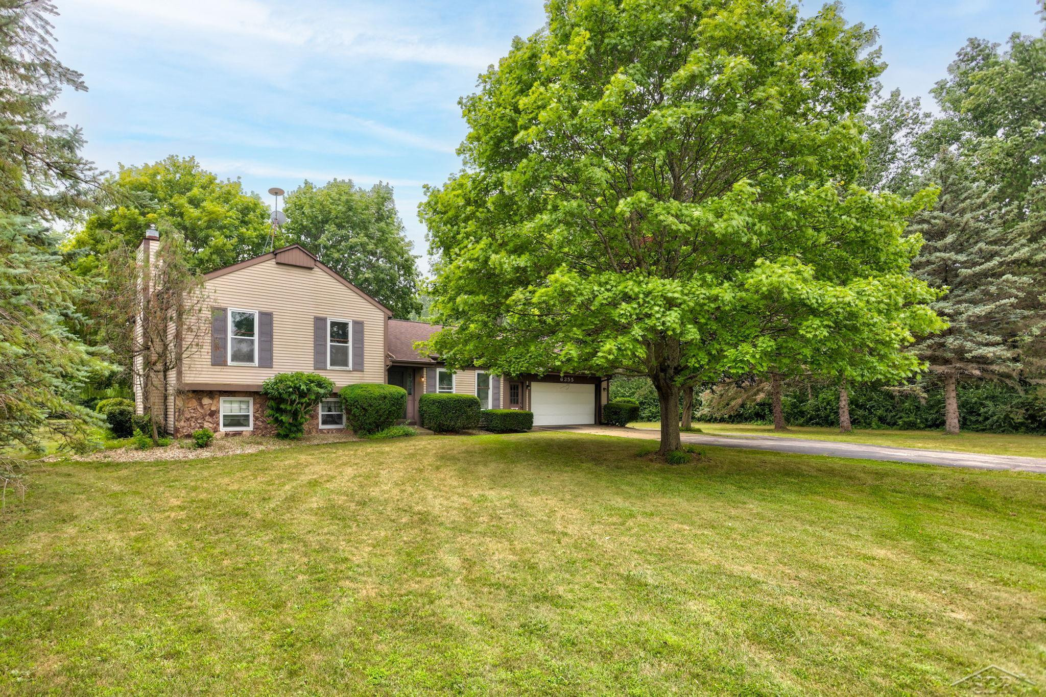 6355 W Freeland Road, Freeland, MI 48623 — Photo 2