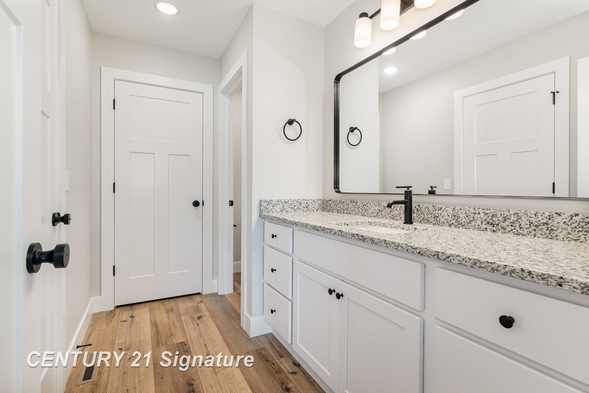 86 N Richland, Hemlock, MI 48626 — Photo 21