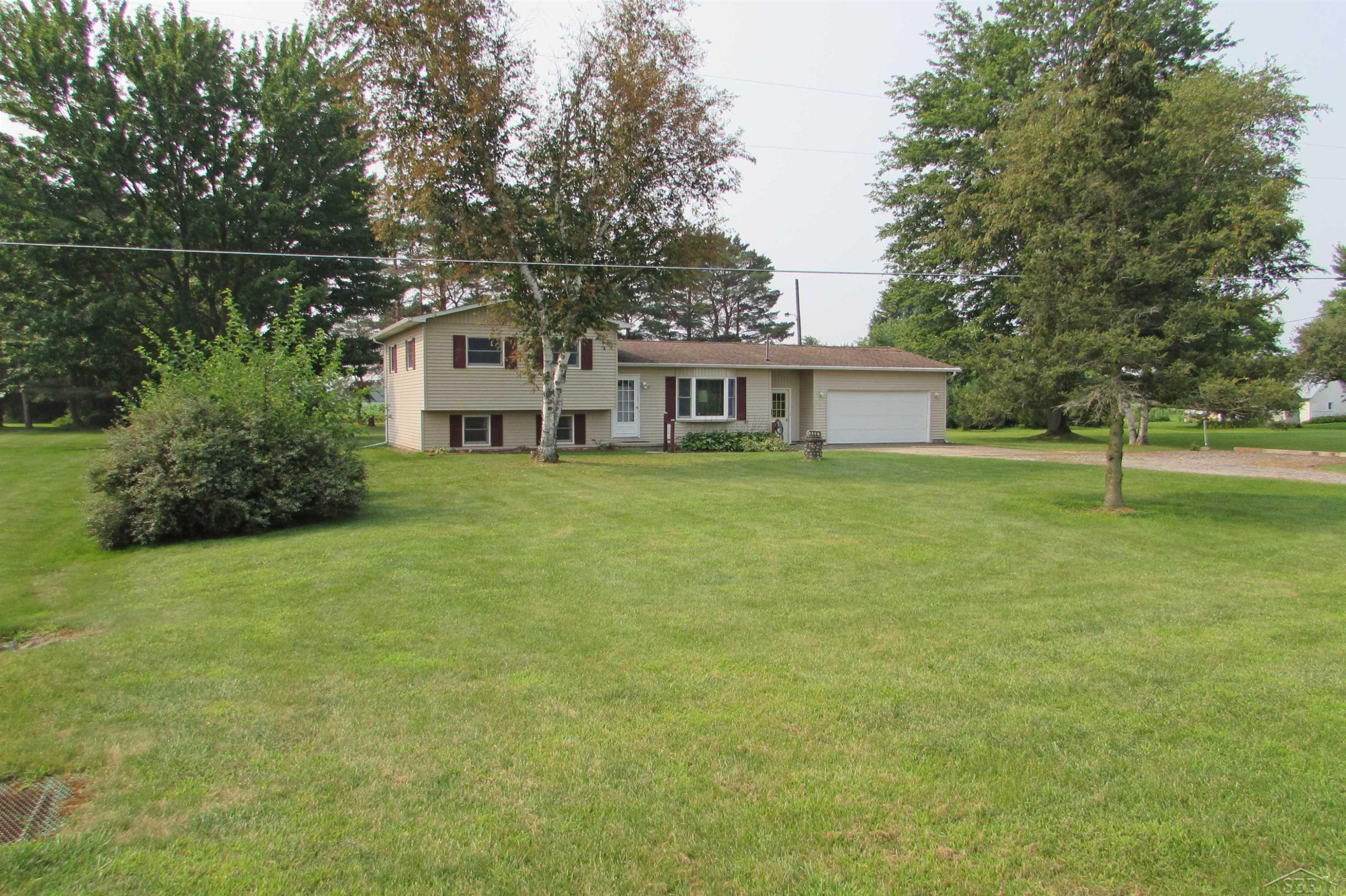 3561 Chesaning Road, Chesaning, MI 48616 — front exterior