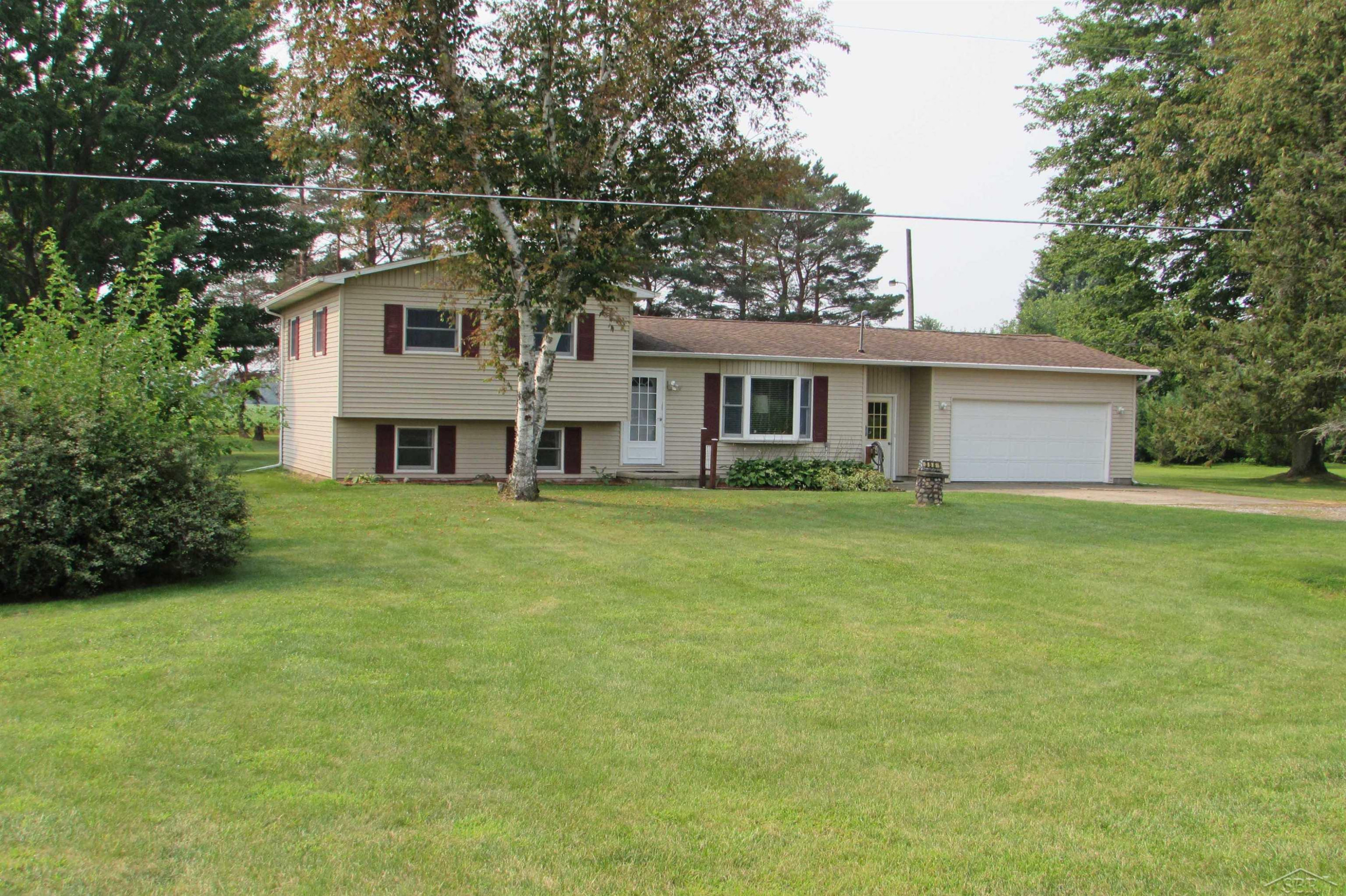 3561 Chesaning Road, Chesaning, MI 48616 — Photo 2