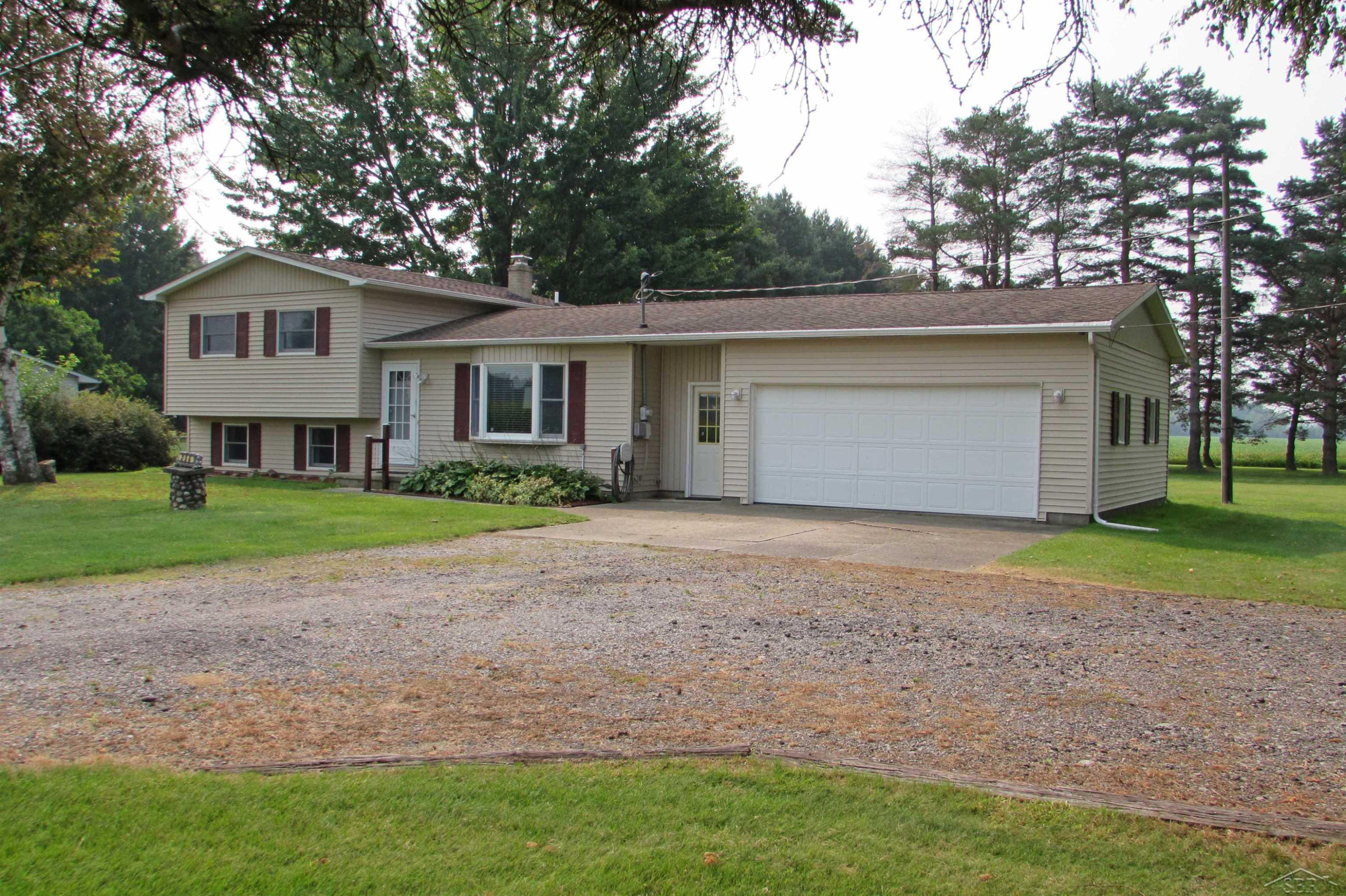 3561 Chesaning Road, Chesaning, MI 48616 — Photo 3