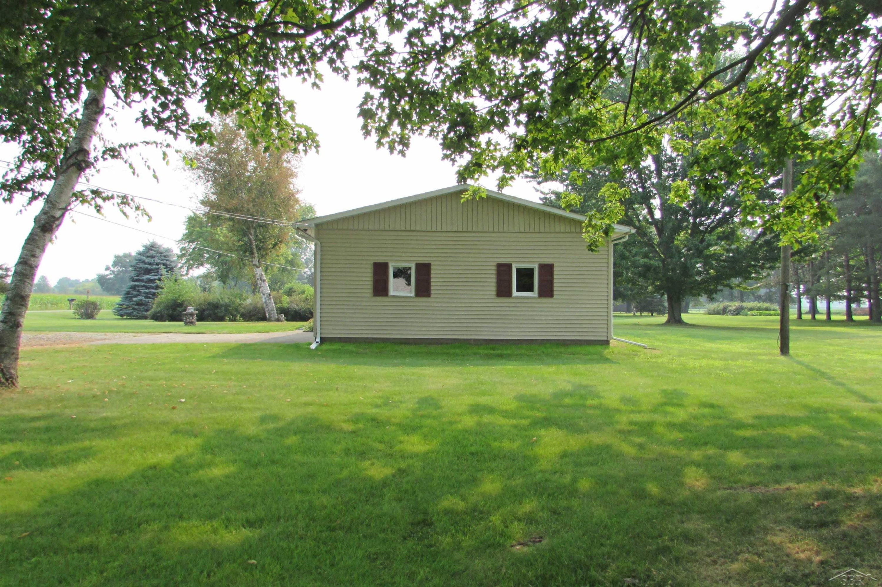 3561 Chesaning Road, Chesaning, MI 48616 — Photo 4