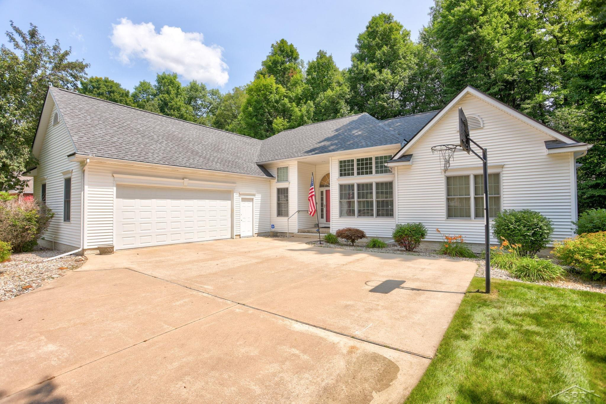 8646 Wandering Way, Freeland, MI 48623 — Photo 3