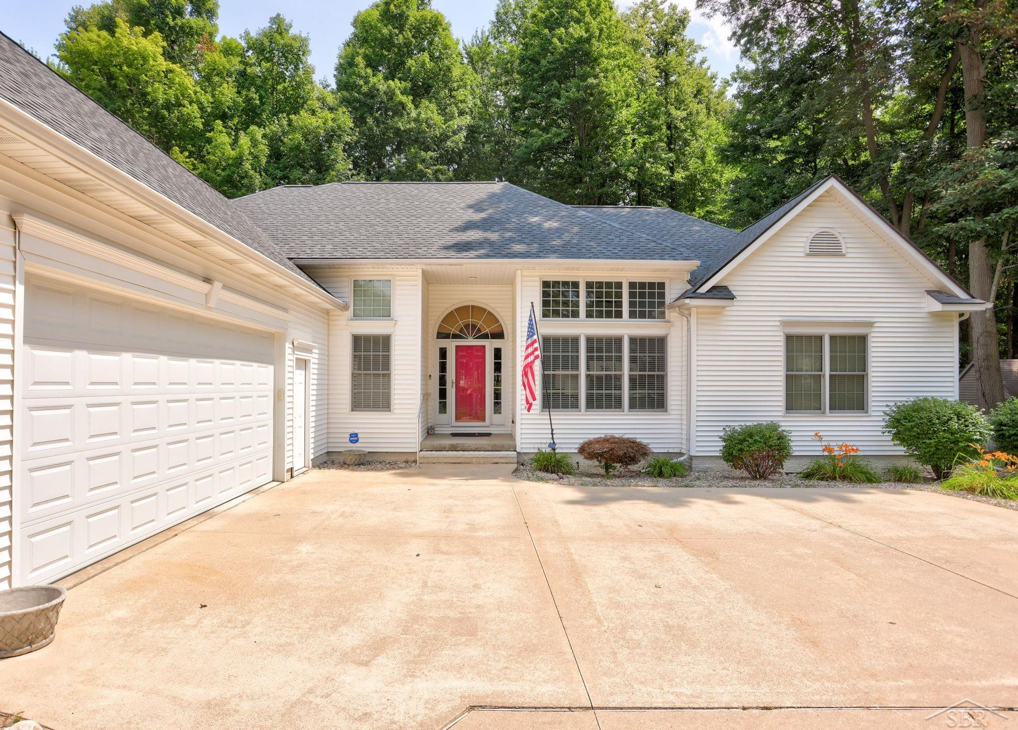 8646 Wandering Way, Freeland, MI 48623 — Photo 4