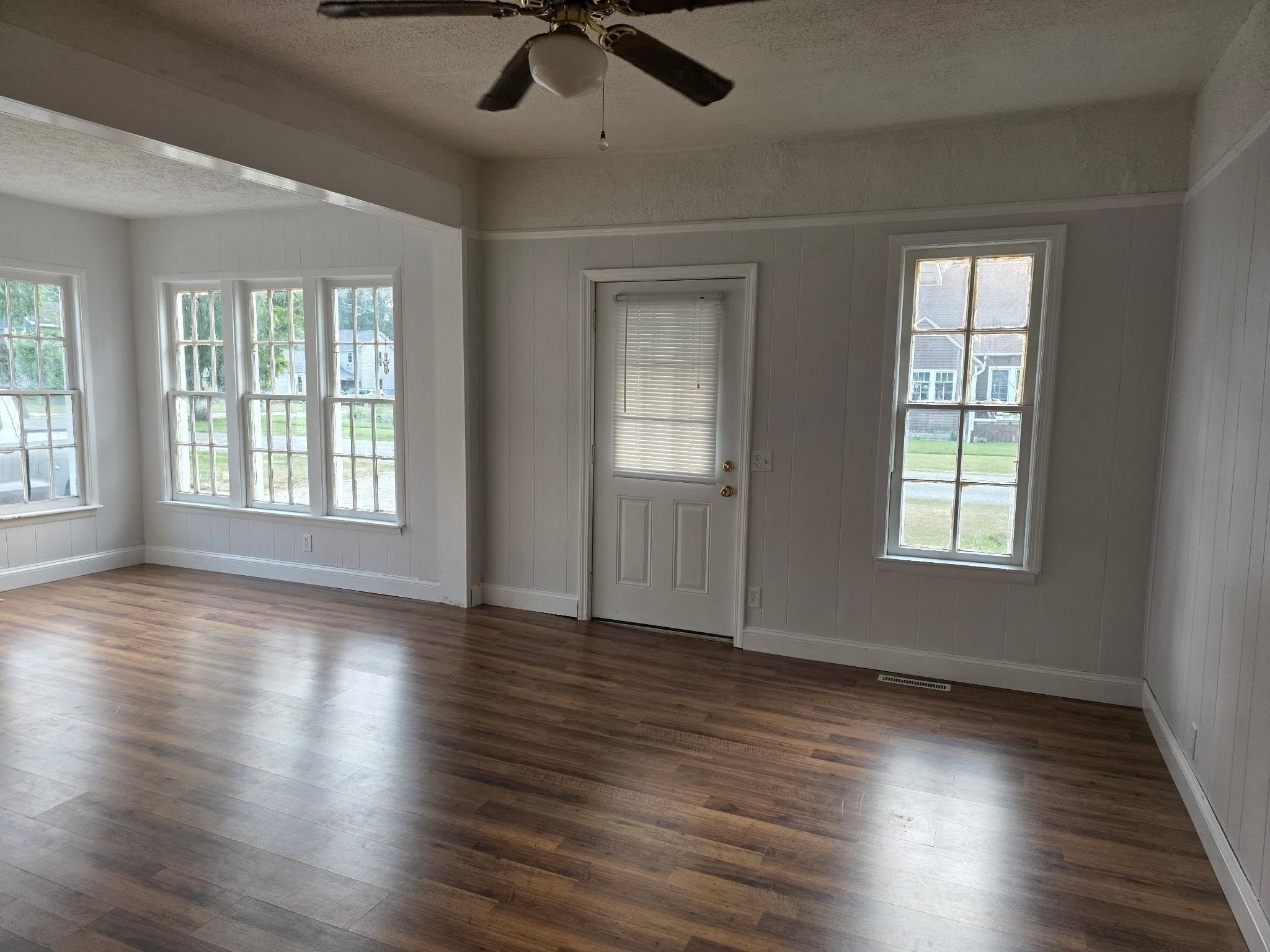 423 S Line Street, Chesaning, MI 48616 — Photo 3