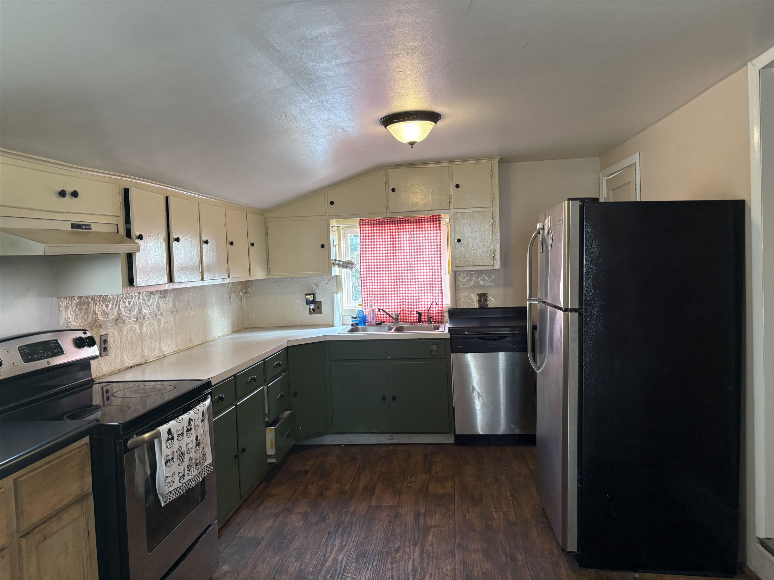 423 S Line Street, Chesaning, MI 48616 — Photo 5