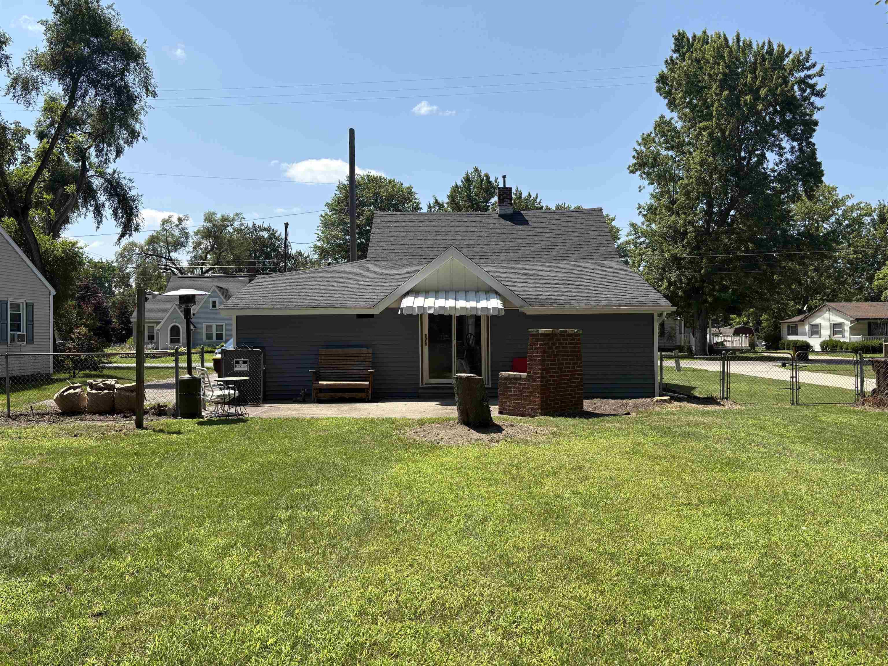 423 S Line Street, Chesaning, MI 48616 — Photo 15