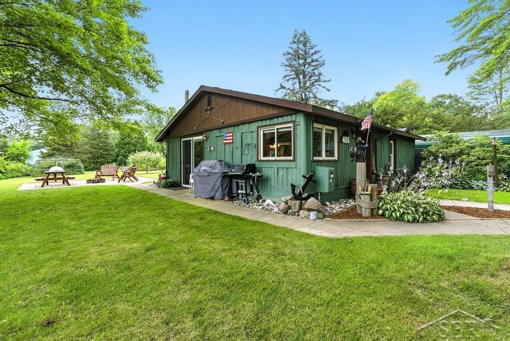 486 W Woodland Drive, Sanford, MI 48657 — Photo 18