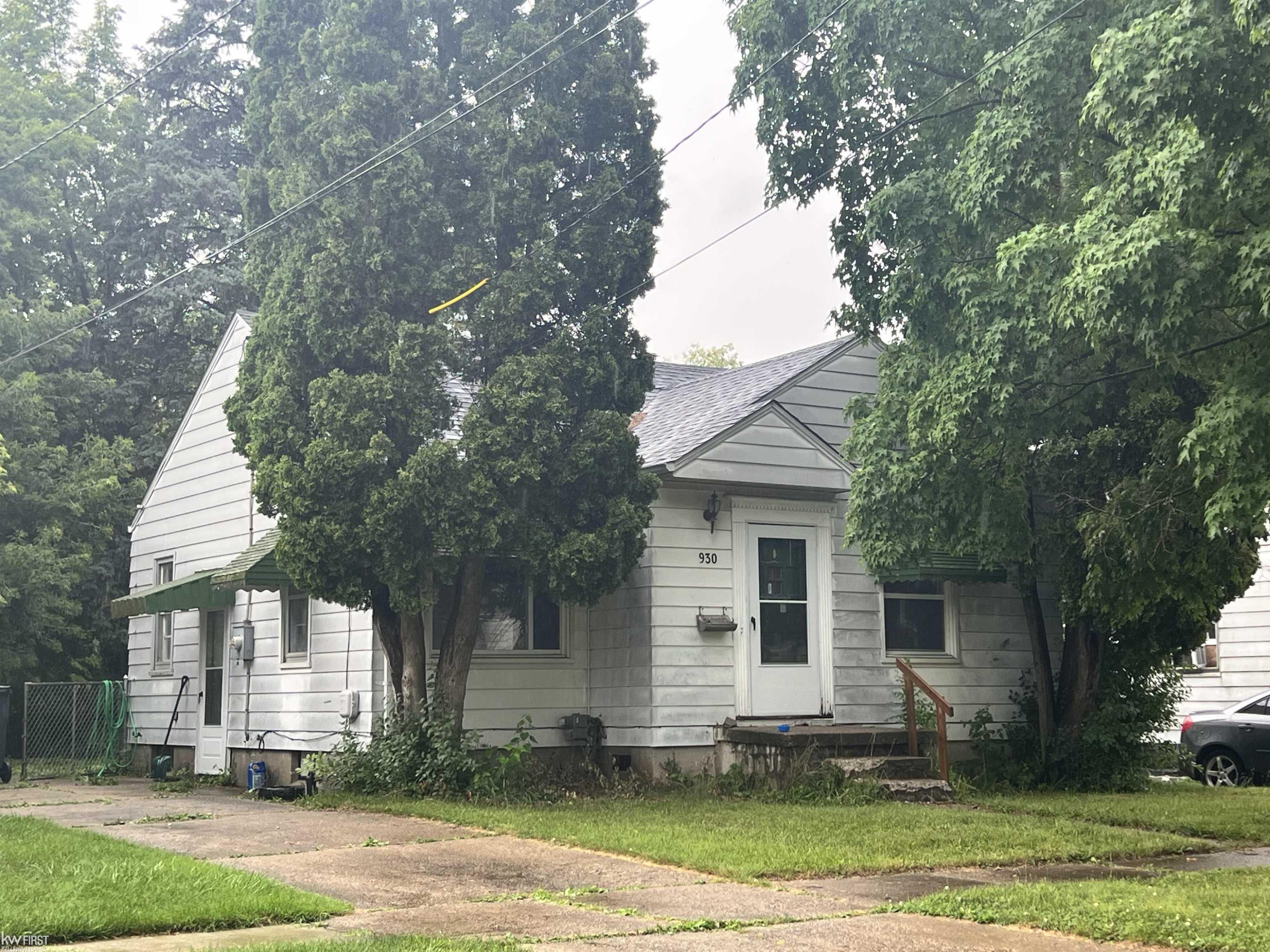 930 Bloor Avenue, Flint, MI 48507 — front exterior