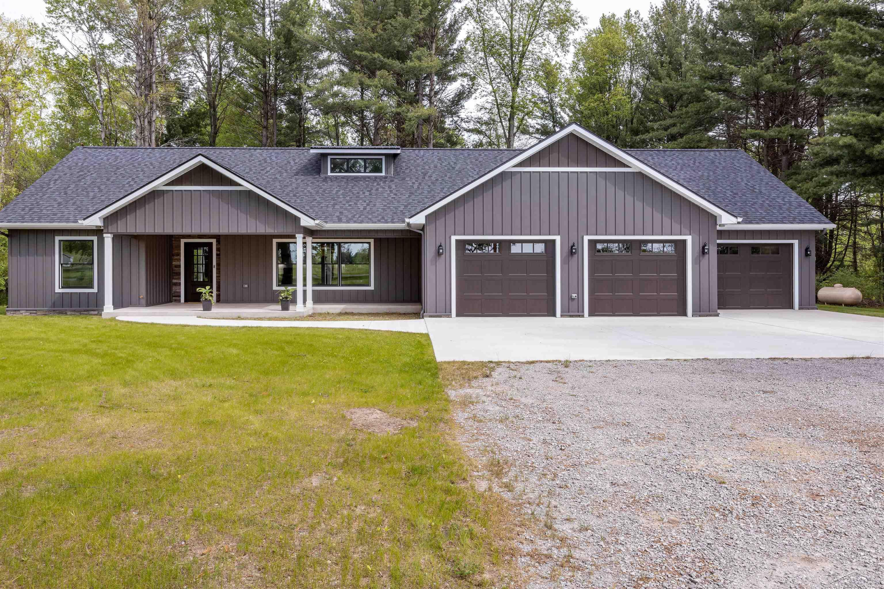 2291 E Maple Road, Clare, MI 48617 — Photo 2