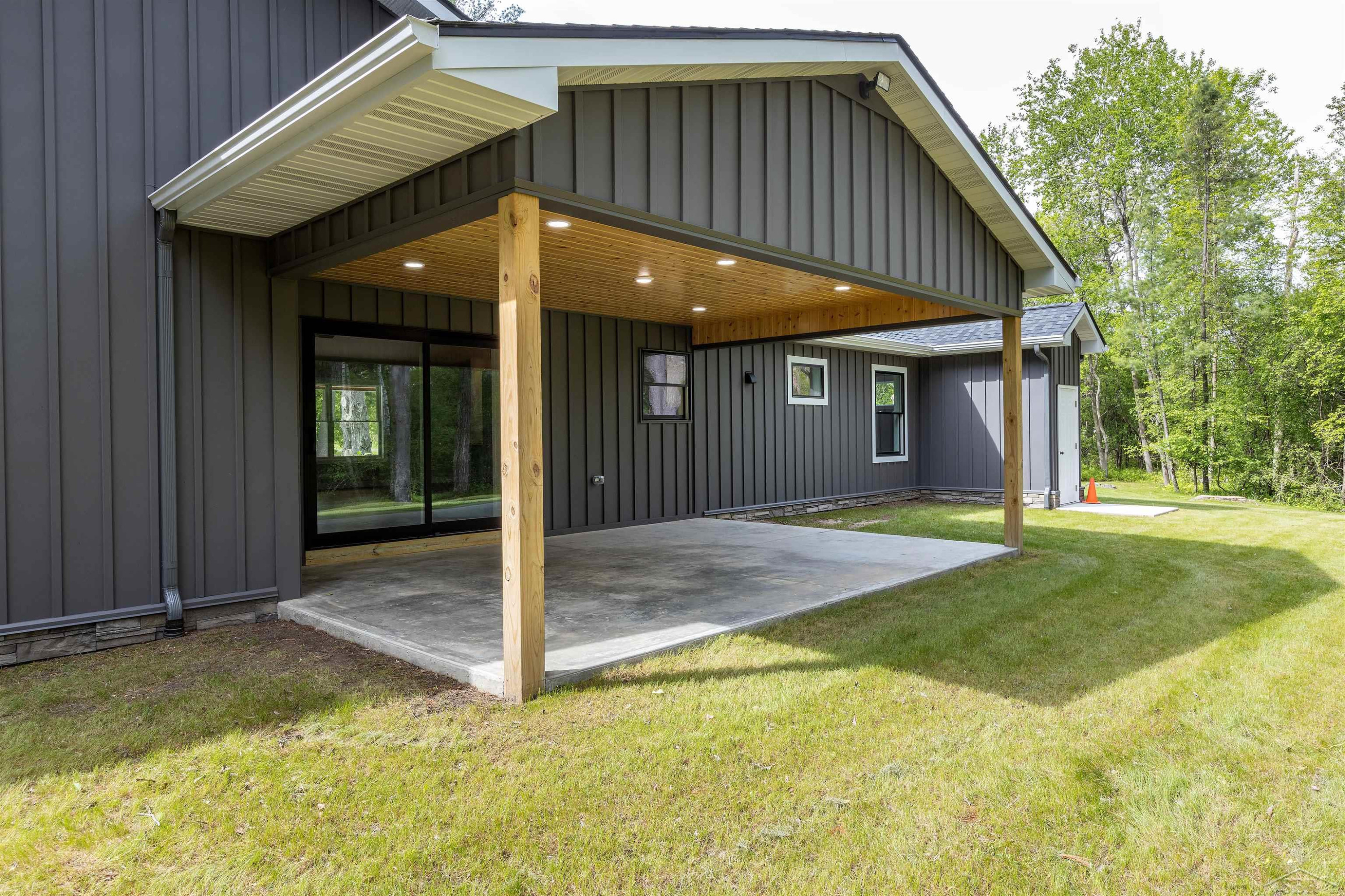 2291 E Maple Road, Clare, MI 48617 — Photo 44