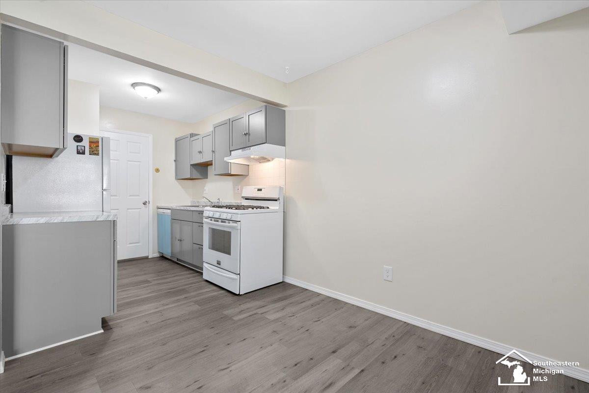 15676 Dupage Boulevard, Taylor, MI 48180 — Photo 7