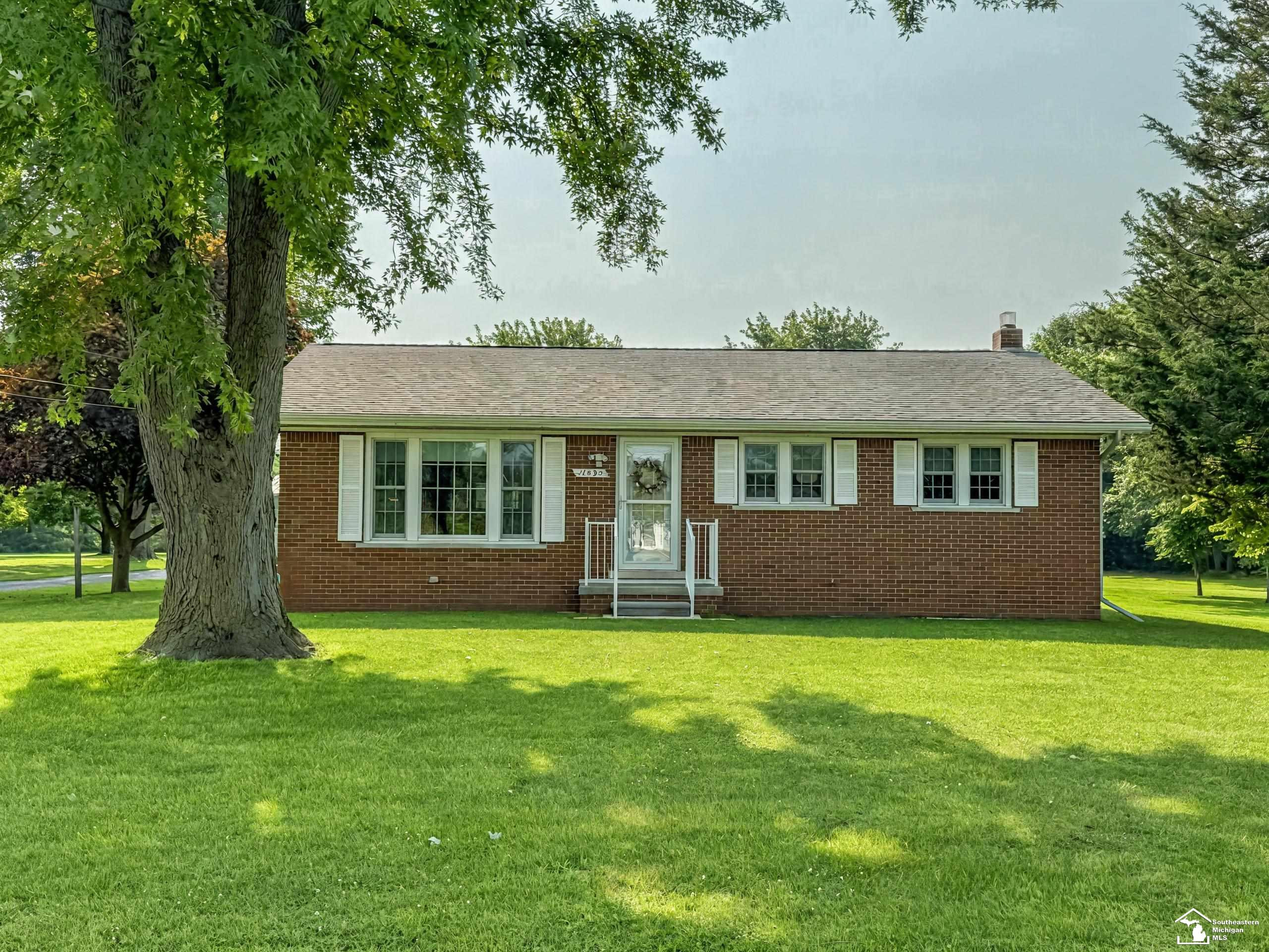 11595 Grafton Road, Carleton, MI 48117 — Photo 2