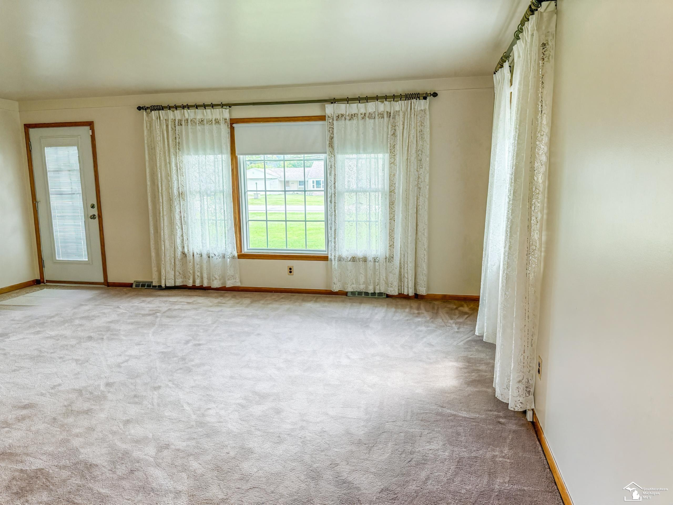 11595 Grafton Road, Carleton, MI 48117 — Photo 10