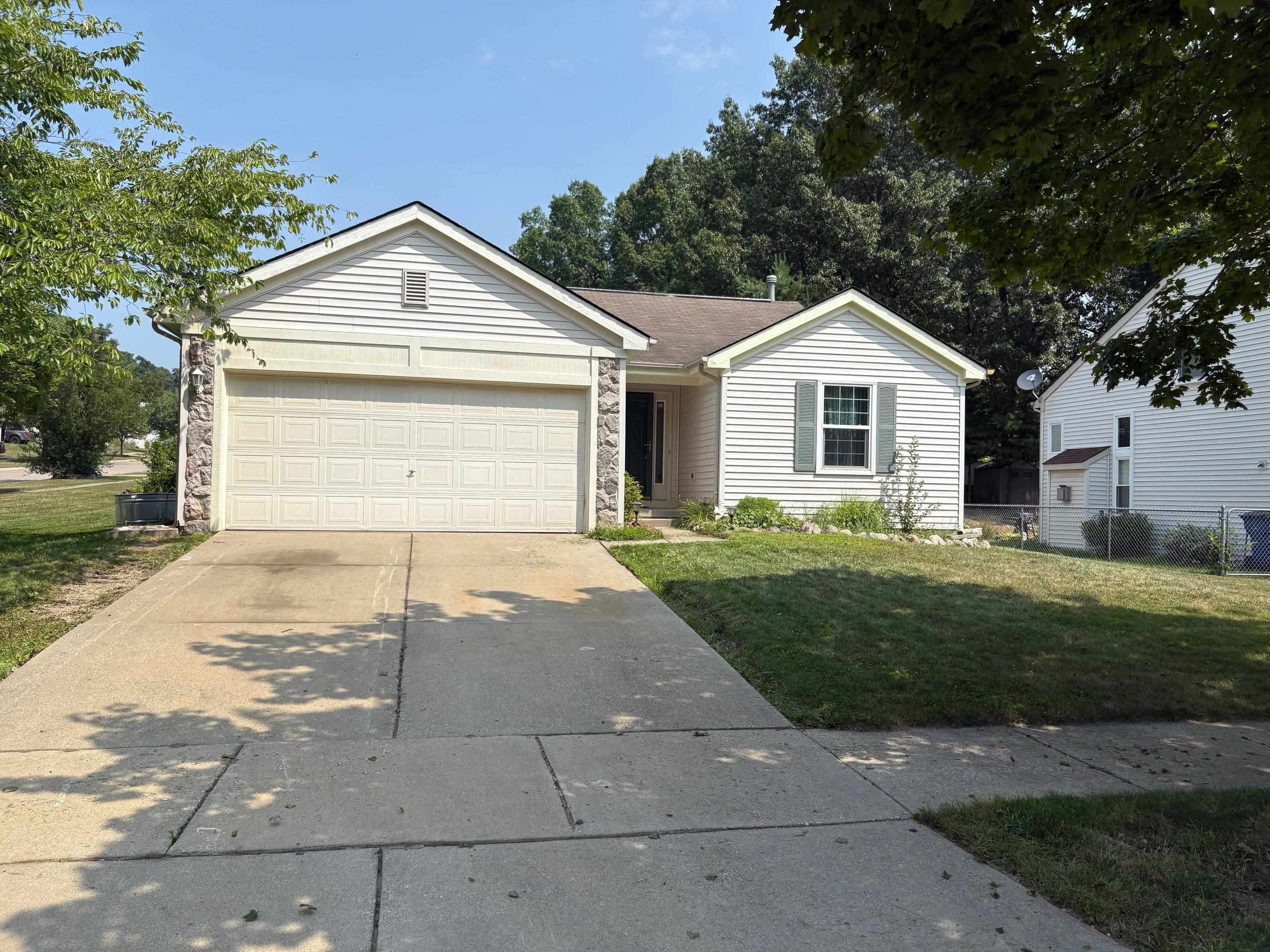 3233 Herrington Drive, Holly, MI 48442 — front exterior