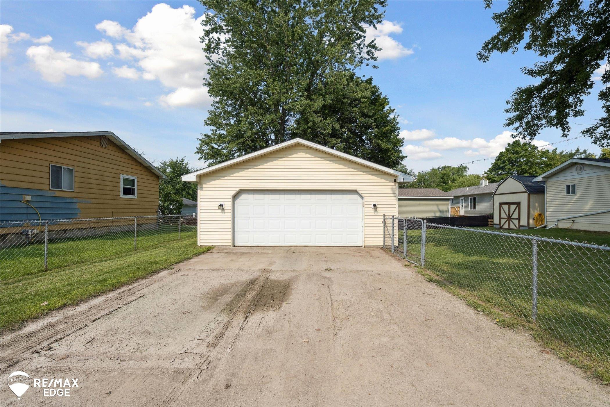 206 Thomas Street, Holly, MI 48442 — Photo 4