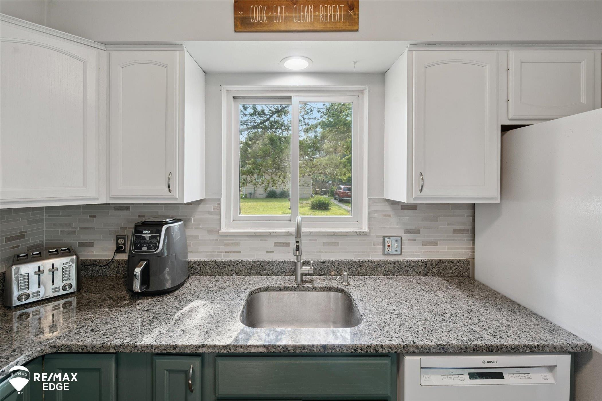 206 Thomas Street, Holly, MI 48442 — Photo 13